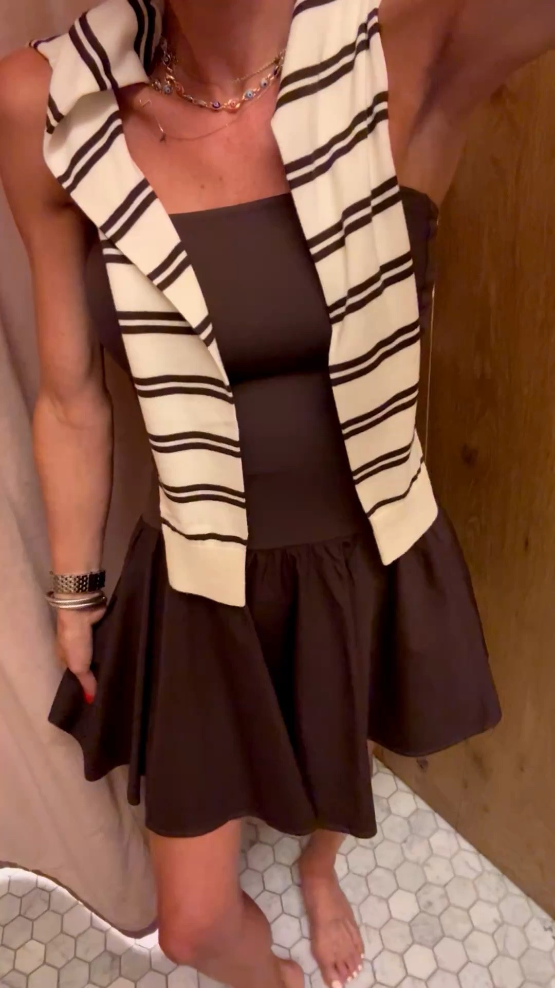 The cutest brown strapless dress with this striped sweater size 2xs 

#LTKPetite