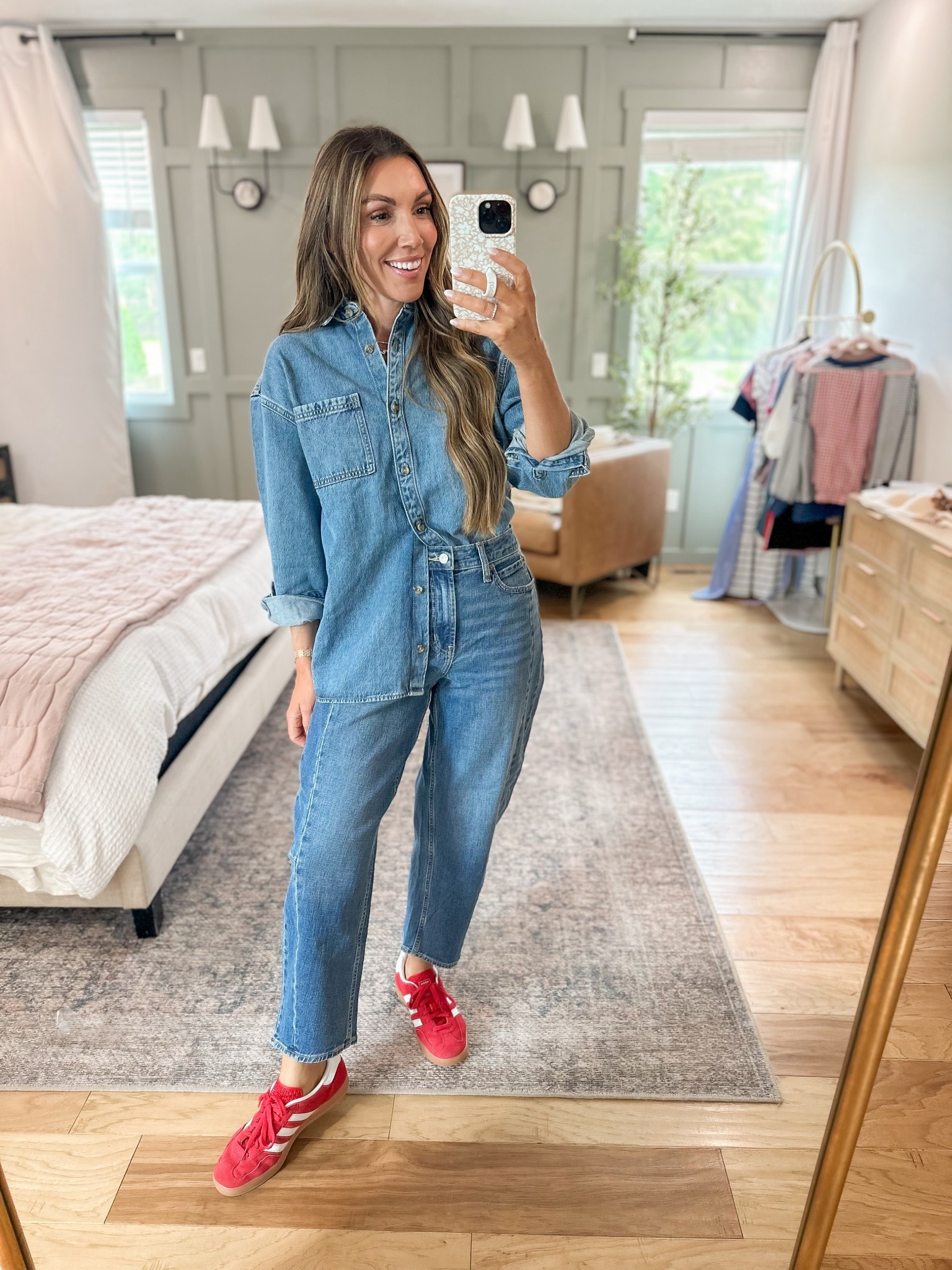 Denim on denim with a bold sneaker 👏👌 

#LTKSeasonal #LTKWorkwear #LTKStyleTip