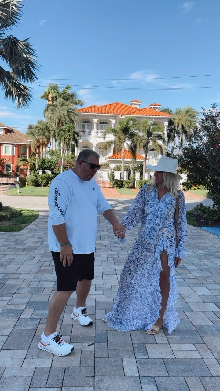 Wearing a small in dress .. it is sheer .. so o wore a white one piece underneath.. perfect combo of boho/sexy. Exact hat linked and the black version too! 