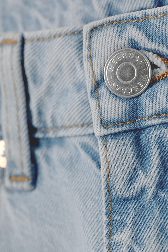 Lash Extra High Mom Jeans - Bleach blue - Weekday NL | Weekday