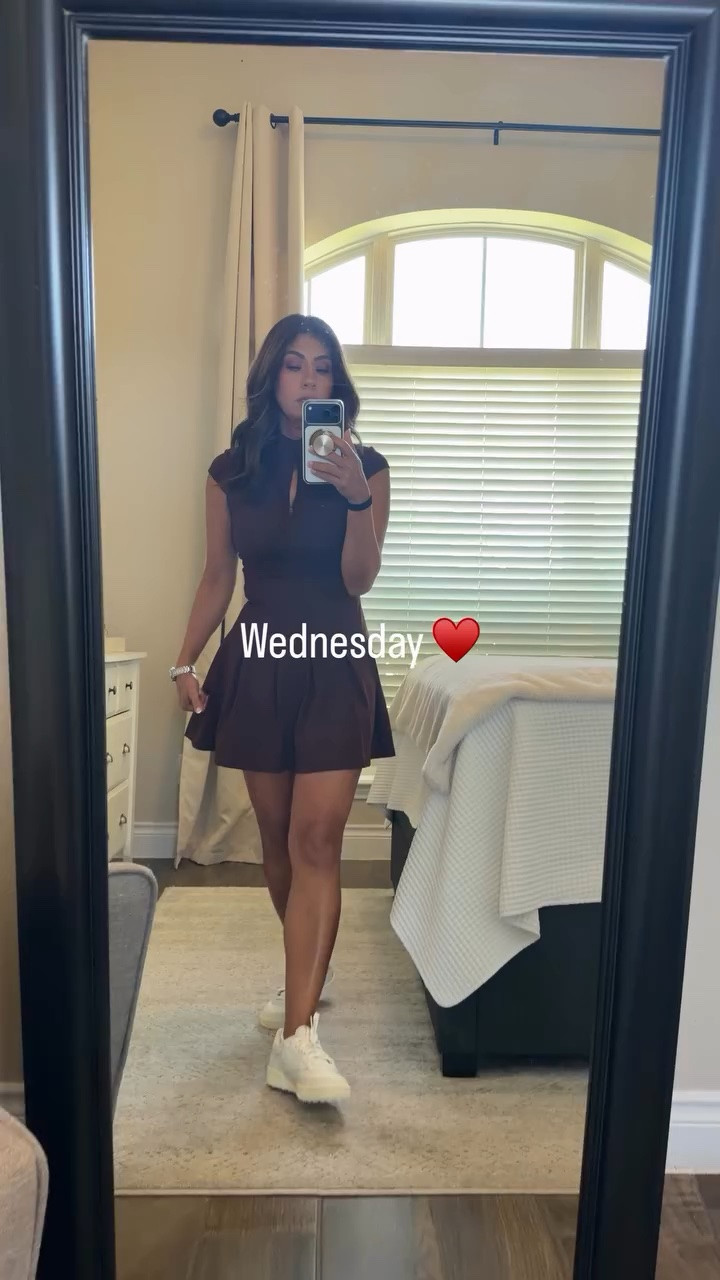 Another week. Another lineup. 

If you’re new here, welcome! My goal is simple: help more women discover golf and sometimes that starts with feeling confident in what you wear. 

I’m just a beginner documenting the journey, one round (and one outfit) at a time. Here’s to making the game feel a little more approachable. 🤍

Wearing: Zella from @nordstrom , @travismathewwomens @vuoriclothing