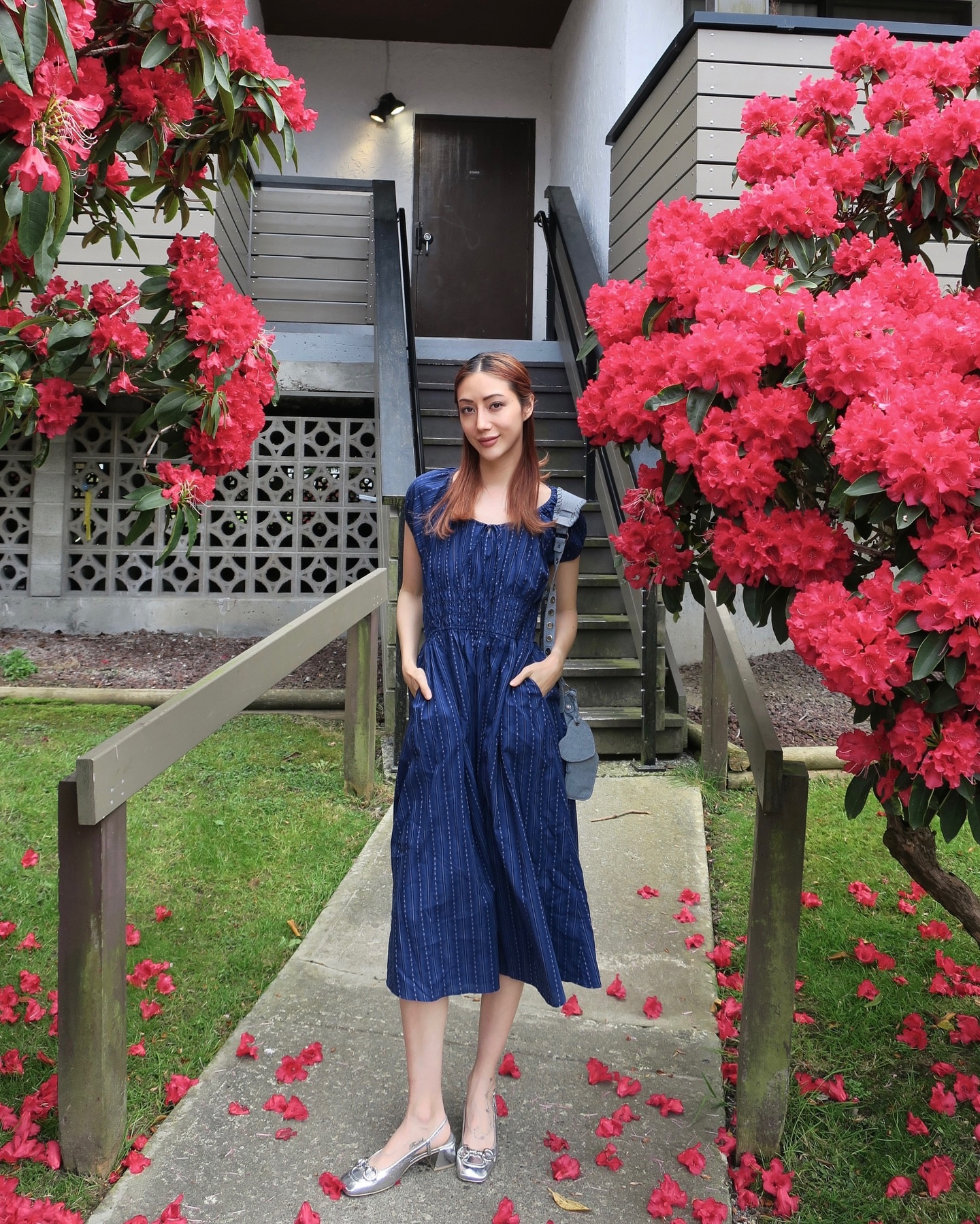 Sundress season & spring blooms 🌺
I’m wearing Sapphire dress from @simpleretro, it’s made of 100% cotton. Check out their website for more cute retro style pieces 💙
.
.
Pinterest girl aesthetic, spring flowers, modeblogger, modest spring outfit, modest style dress, blue outfit ideas, pose idea