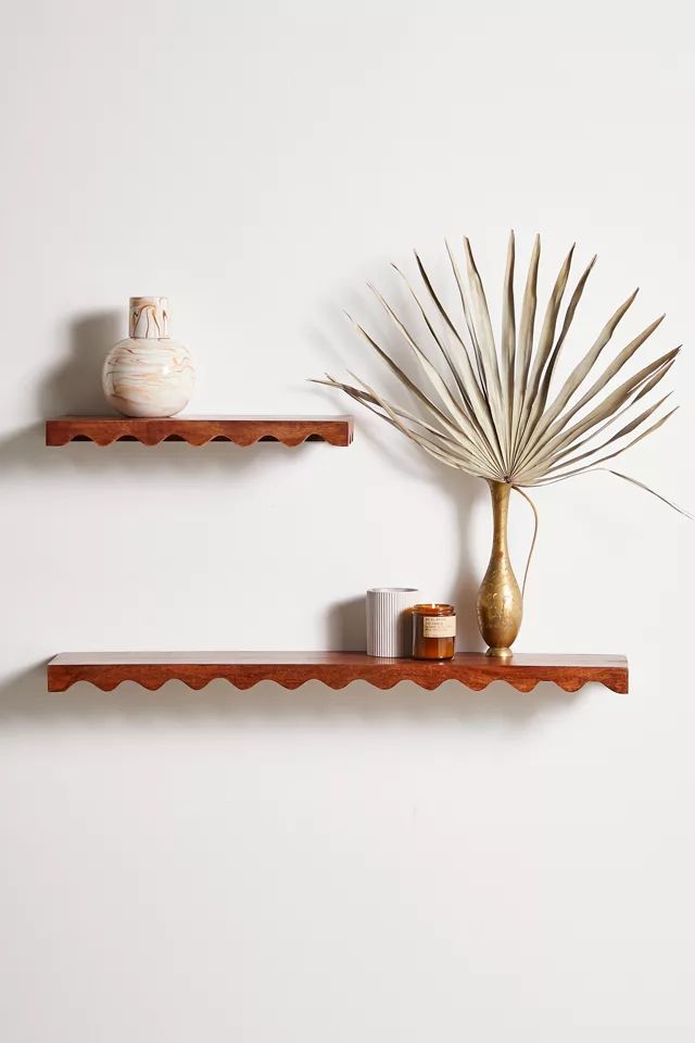 Luciana Wavy Wall Shelf | Urban Outfitters (US and RoW)