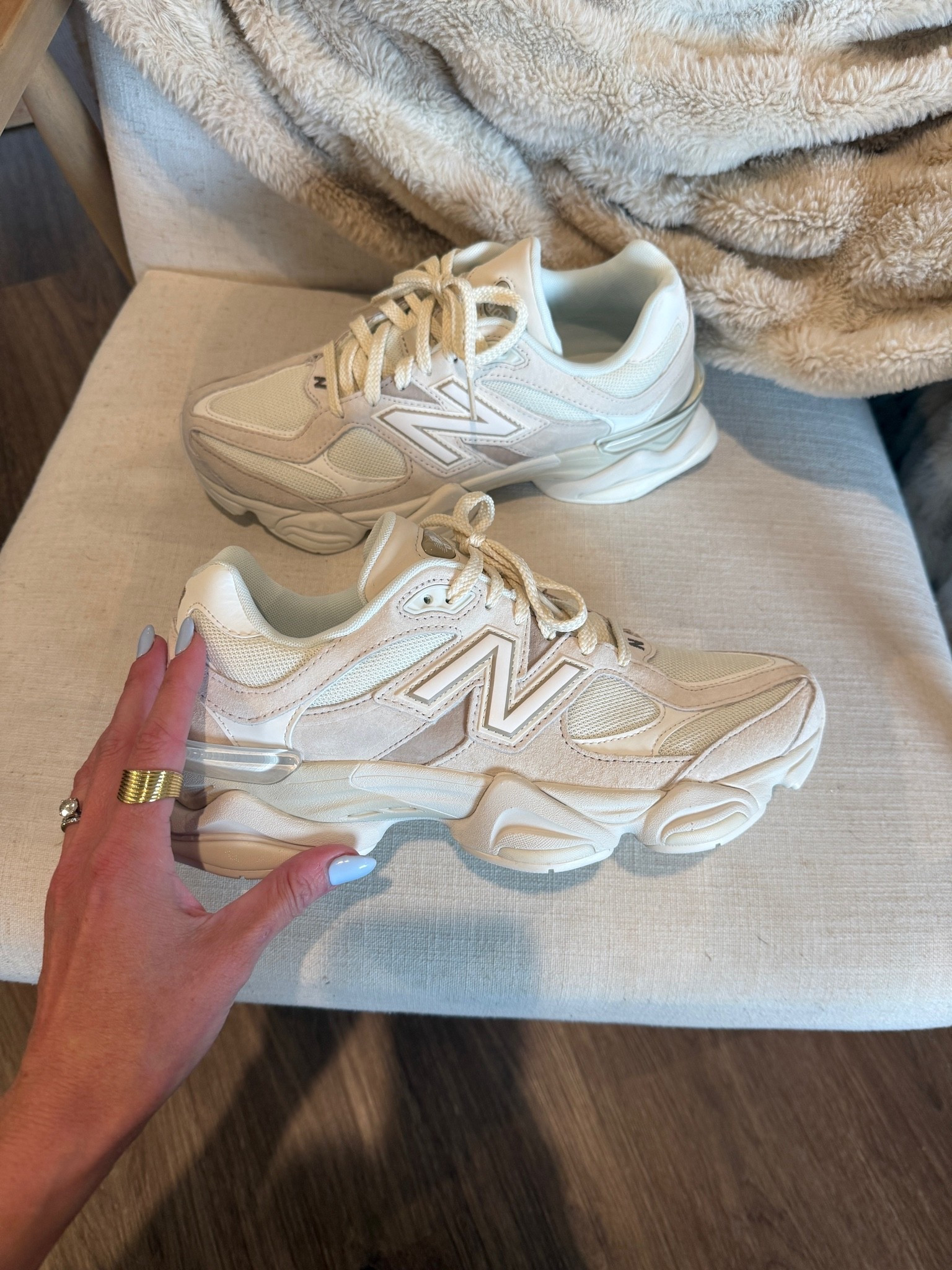 The perfect summer / fall sneaker
 Neutral sneakers
New balance 9060 in the colorway linen / Timberwolf 
These are gorgeous on!!!

#LTKmomlife #LTKootd #LTKdayinmylife