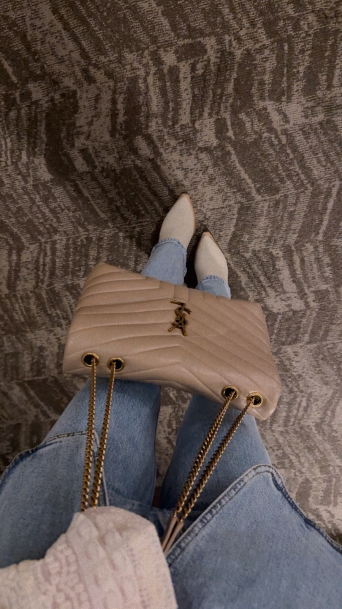 One of my fav Keeks bags i’ve ever carried! The perfect size & color
goes with so much! Get $50 off purchases $500+ with code “BLAIR50"

#LTKootd