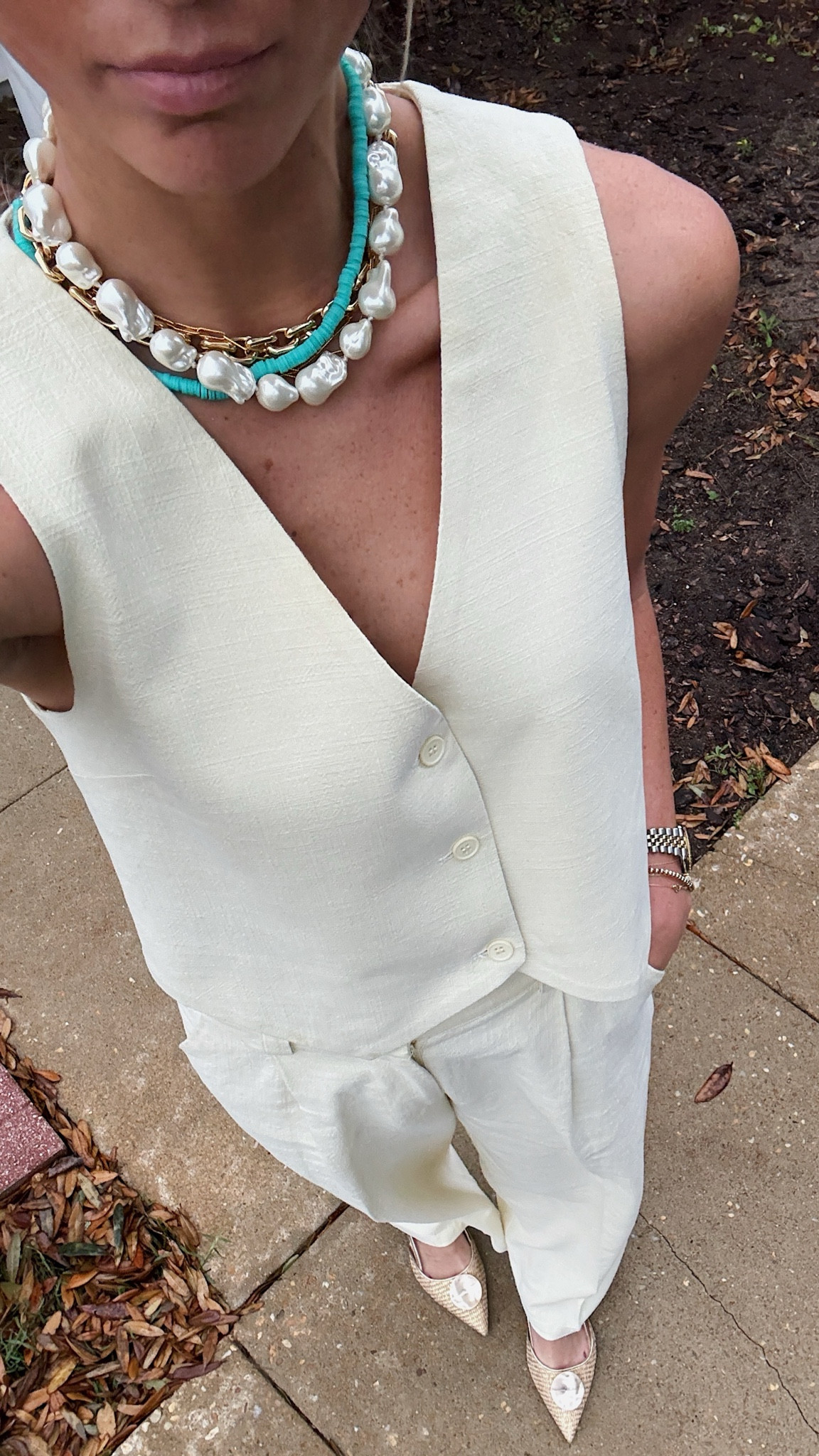 fave little spring set - it looks like white here but it’s light yellow. 
pants run super big so size down 💅🤝

got turquoise necklace in bahamas linked similar 