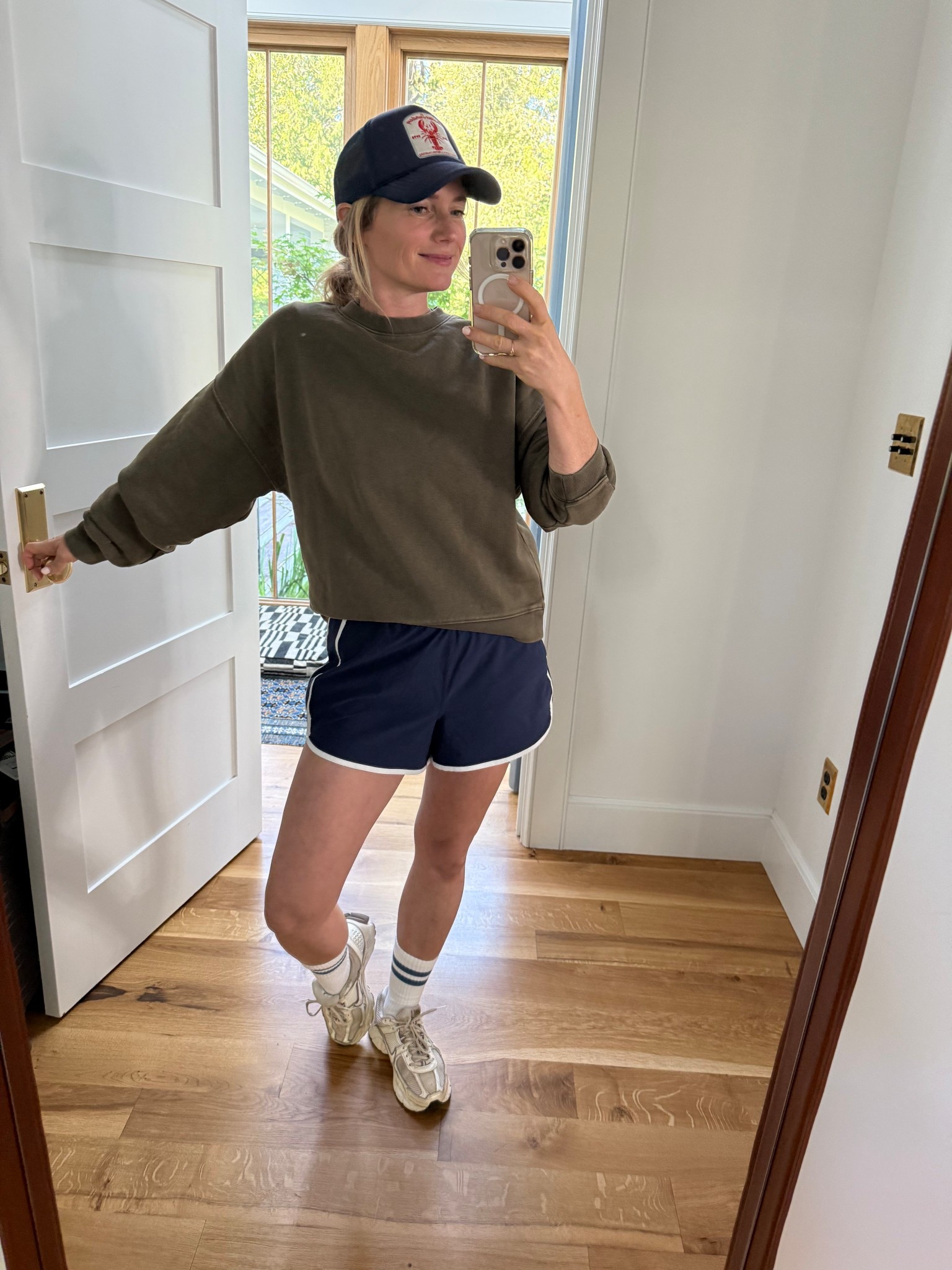 Lots of folks asking about this sweatshirt:) linked it below with the rest of my outfit!