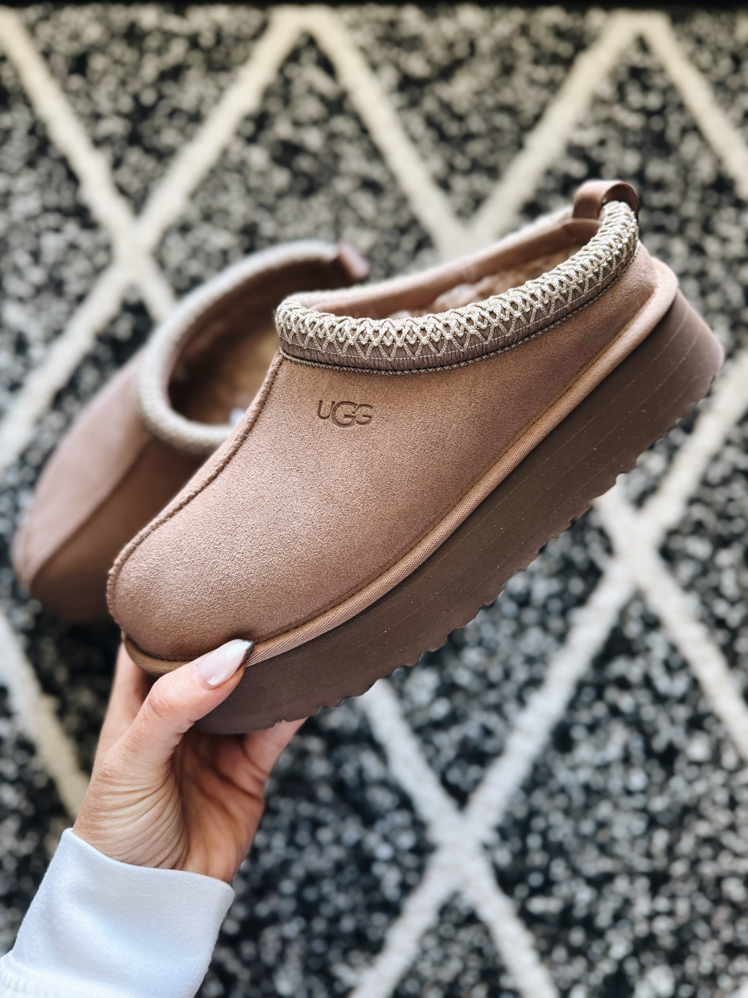 My newest go-to shoe for fall that I finally get to wear! 🍂

#LTKSeasonal #LTKOver40 #LTKShoeCrush