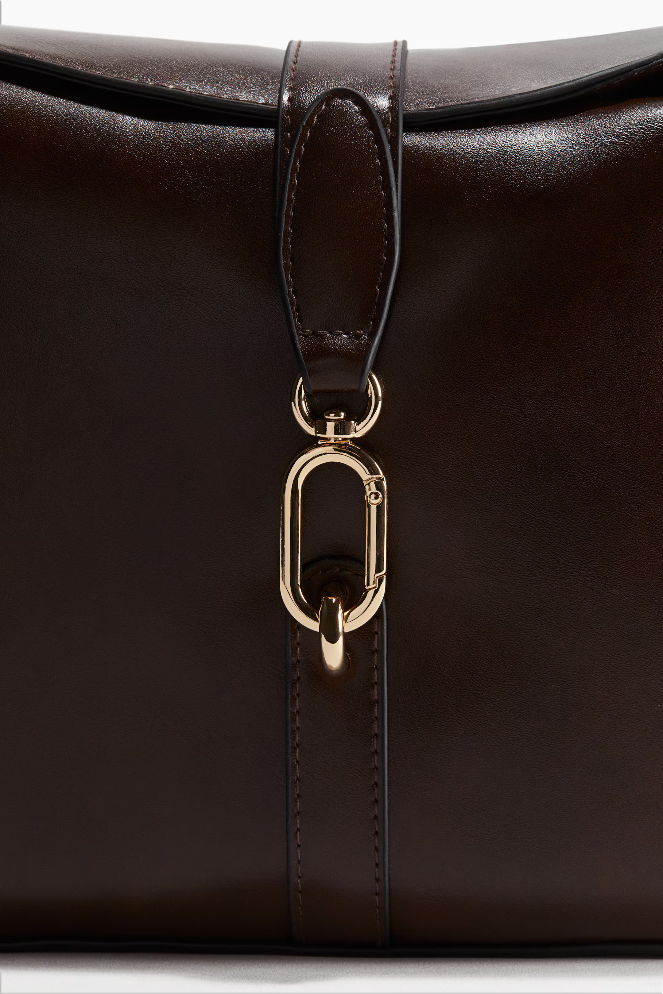 Shoulder bagNot saved to favourites£27.99Colour:Dark brown AddAddFind in storeCheck availability... | H&M (UK, MY, IN, SG, PH, TW, HK)