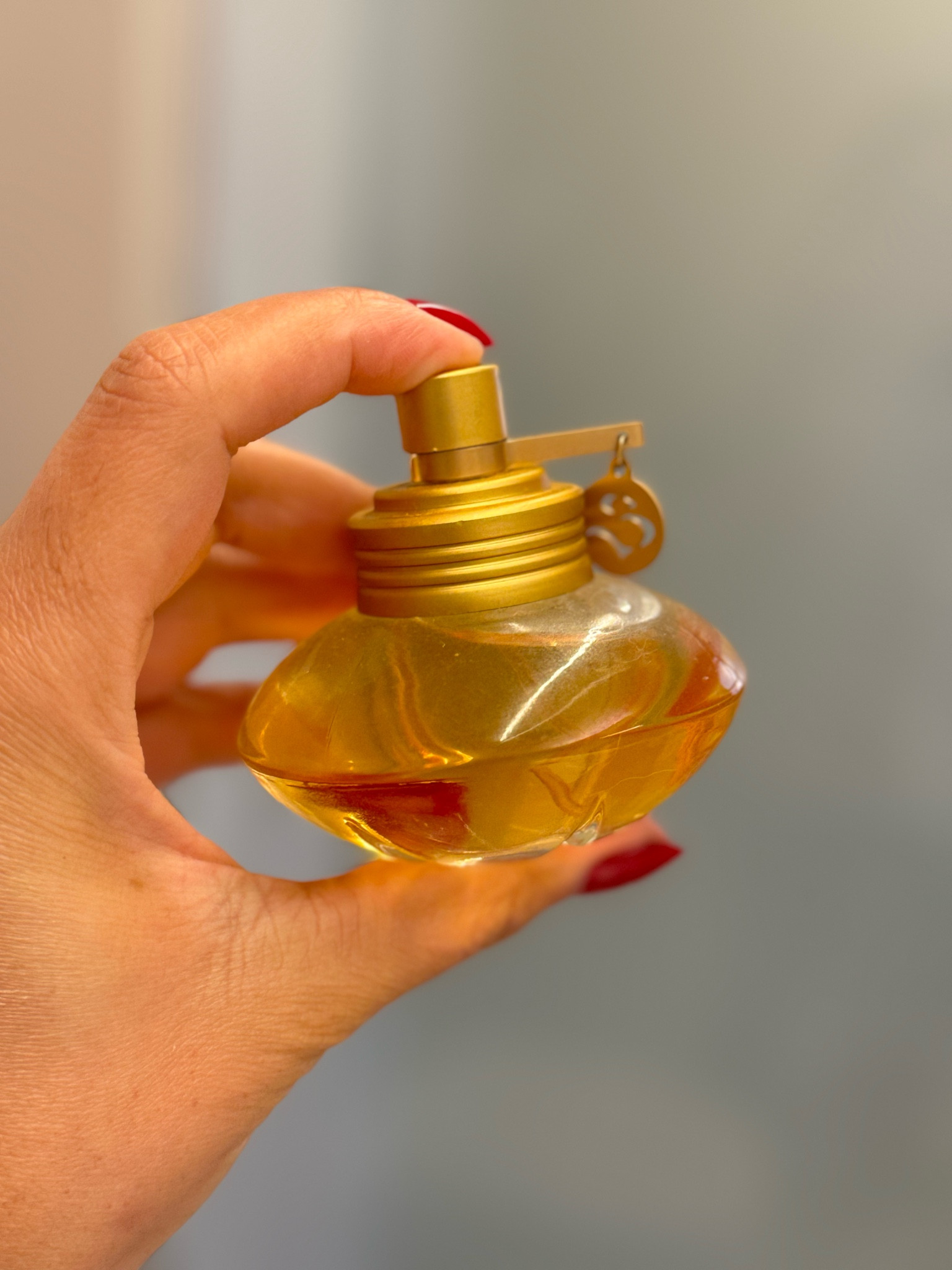 Meu perfume favorito, foi um dos primeiros presentes que ganhei. Amo demais. 

#LTKbrasil #LTKwinter #LTKbeauty