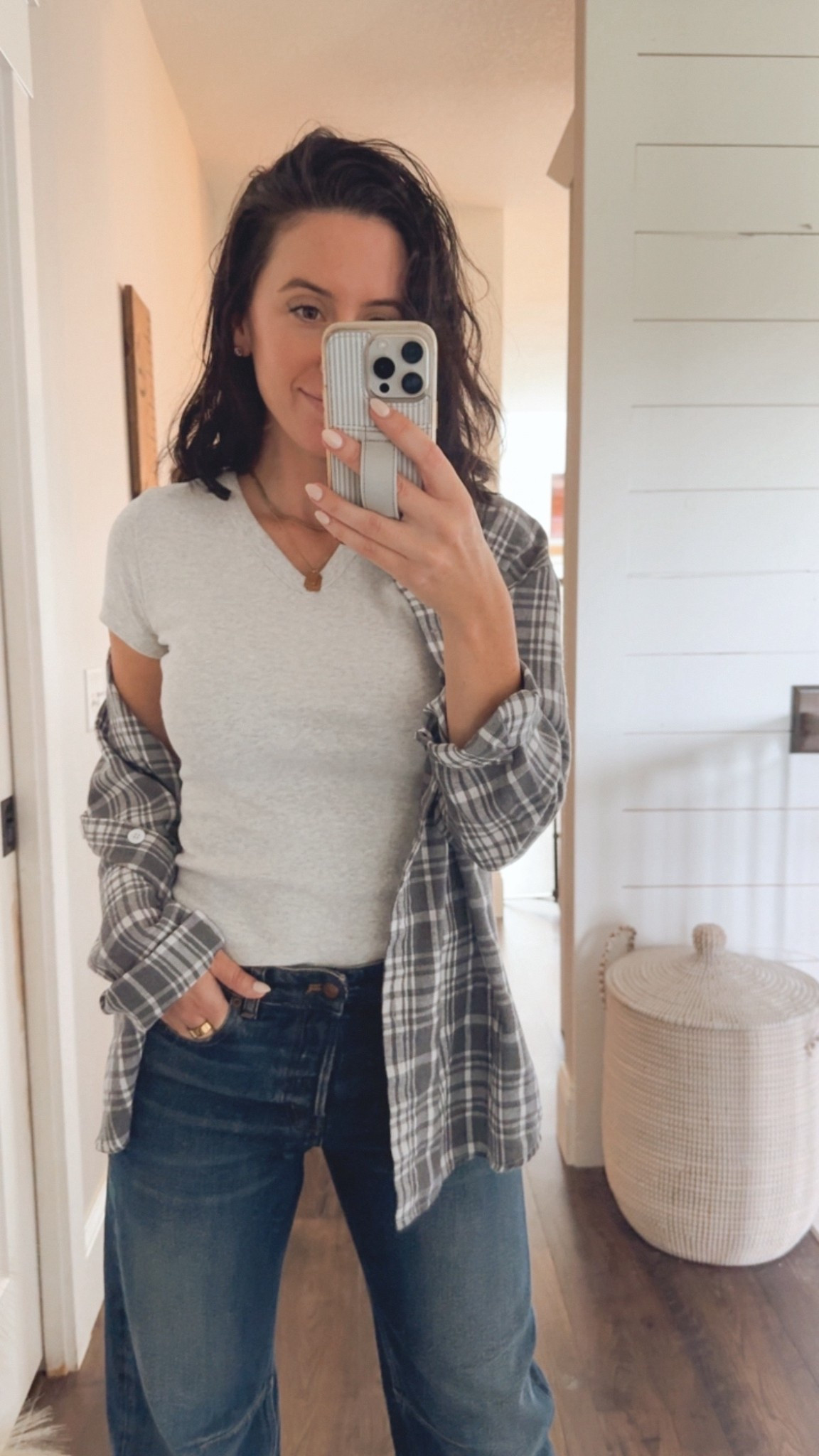 Cozy, everyday Fall outfit 🍂
Top: small, color: hthr slate
Bottoms: 26, color: Danver wash 

#LTKStyleTip