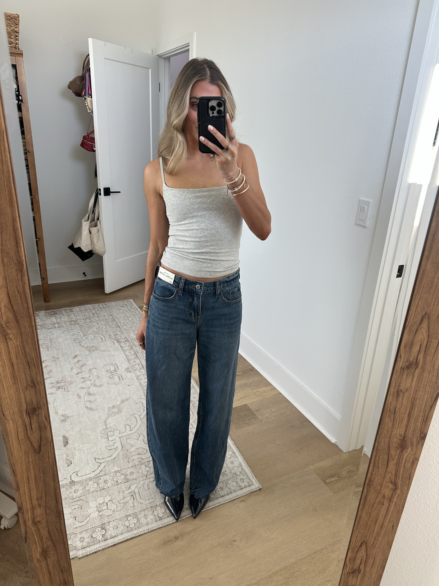 new denim @abercrombie    and right in time because it’s on sale currently too 💓 an all time fav brand of mine and new denim couldn’t have come at a better time for this frigid FL weather. I am wearing size xs in the tops and size 24 regular in the jeans. 

#abercrombie #abercrombiejeans #abercrombiehaul #abercrombiestyle #abercrombiesale 

#LTKootd #LTKSaleAlert #LTKSeasonal