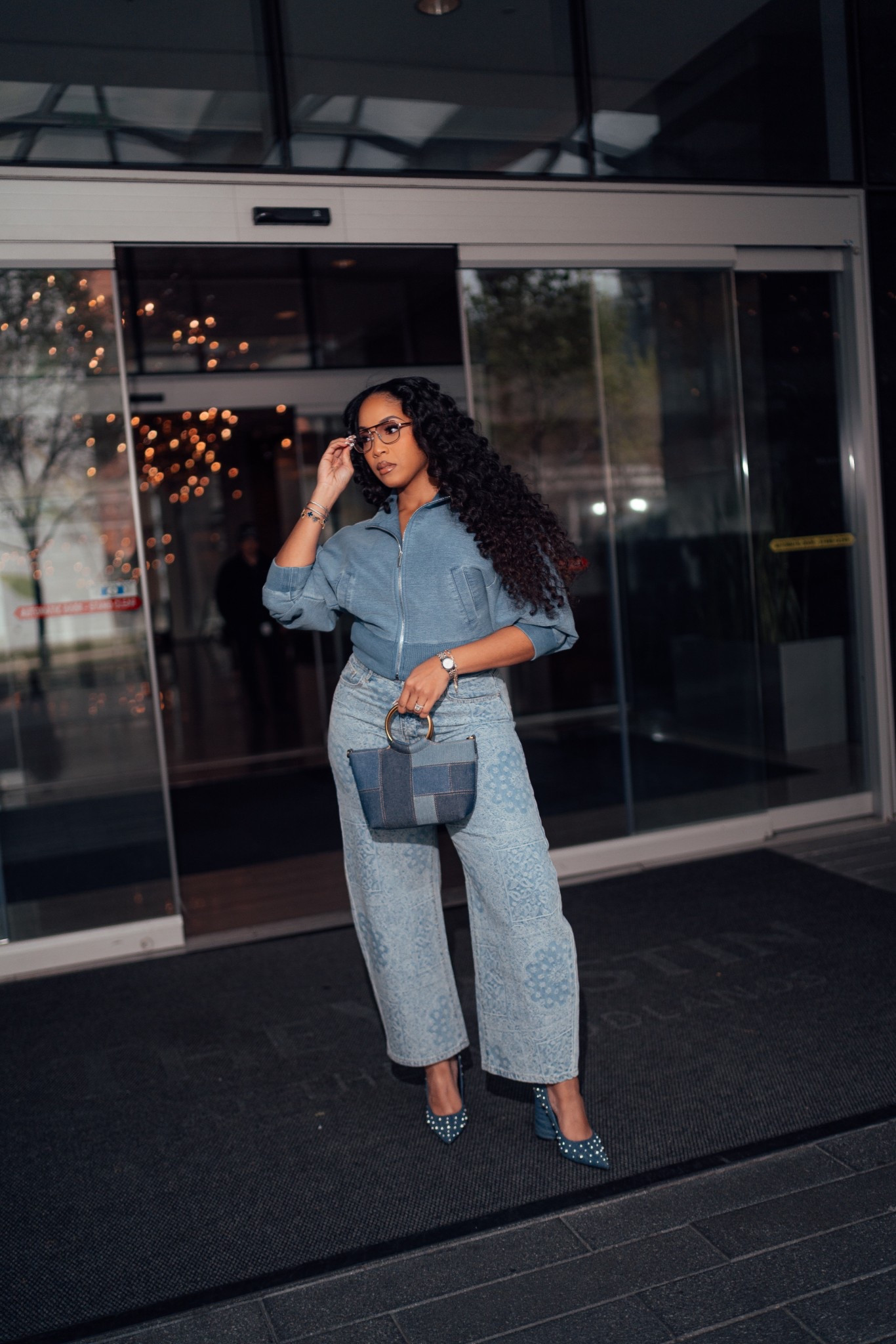 Elevating a classic - denim on denim💙

#LTKootd #LTKSeasonal #LTKmomlife