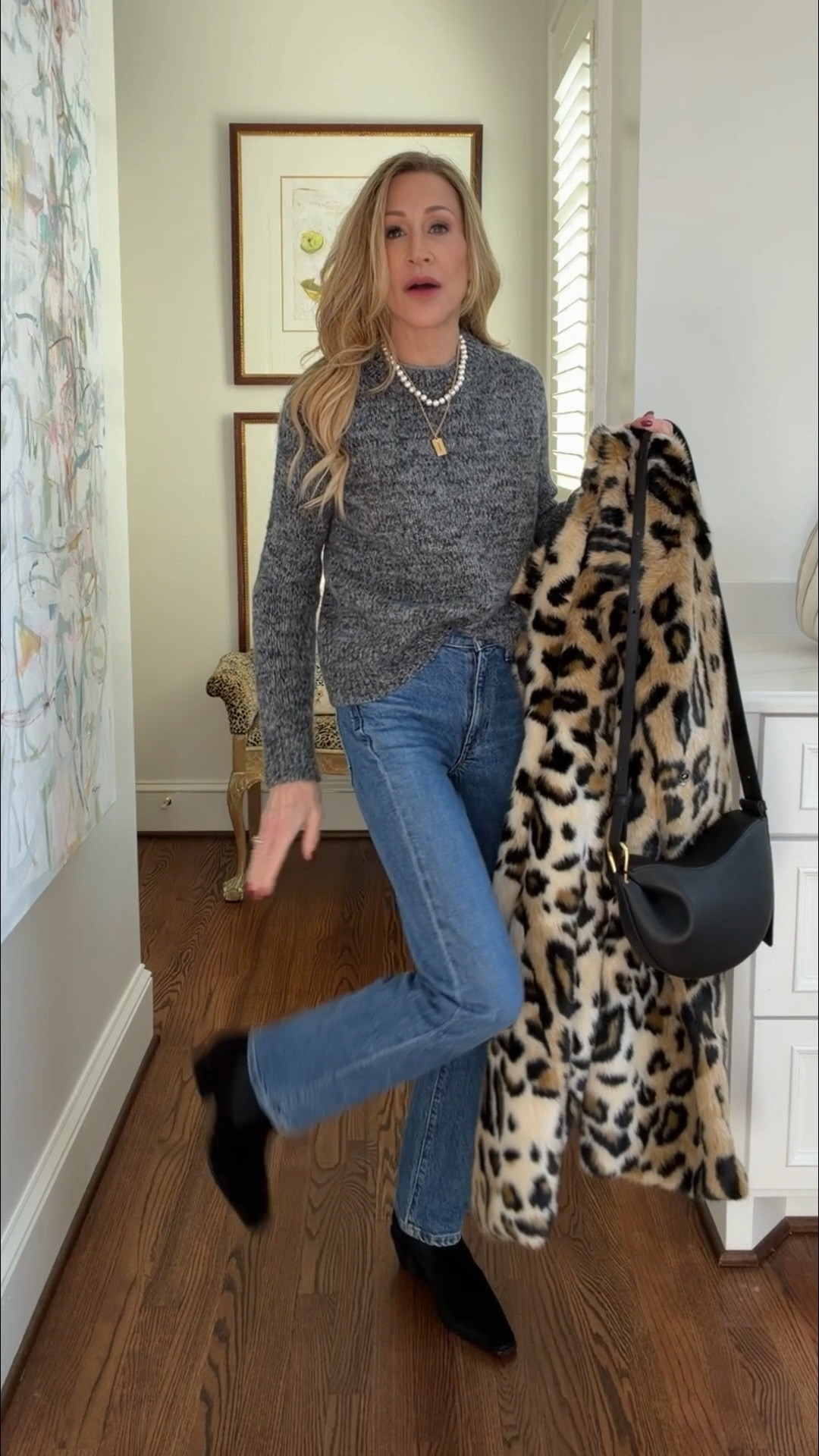 Elevated casual winter style…AYR jeans, Vince grey marled sweater, black suede cowboy booties, black leather bag, leopard coat and jewelry from Hart!


#LTKOver40 #LTKootd #LTKSeasonal