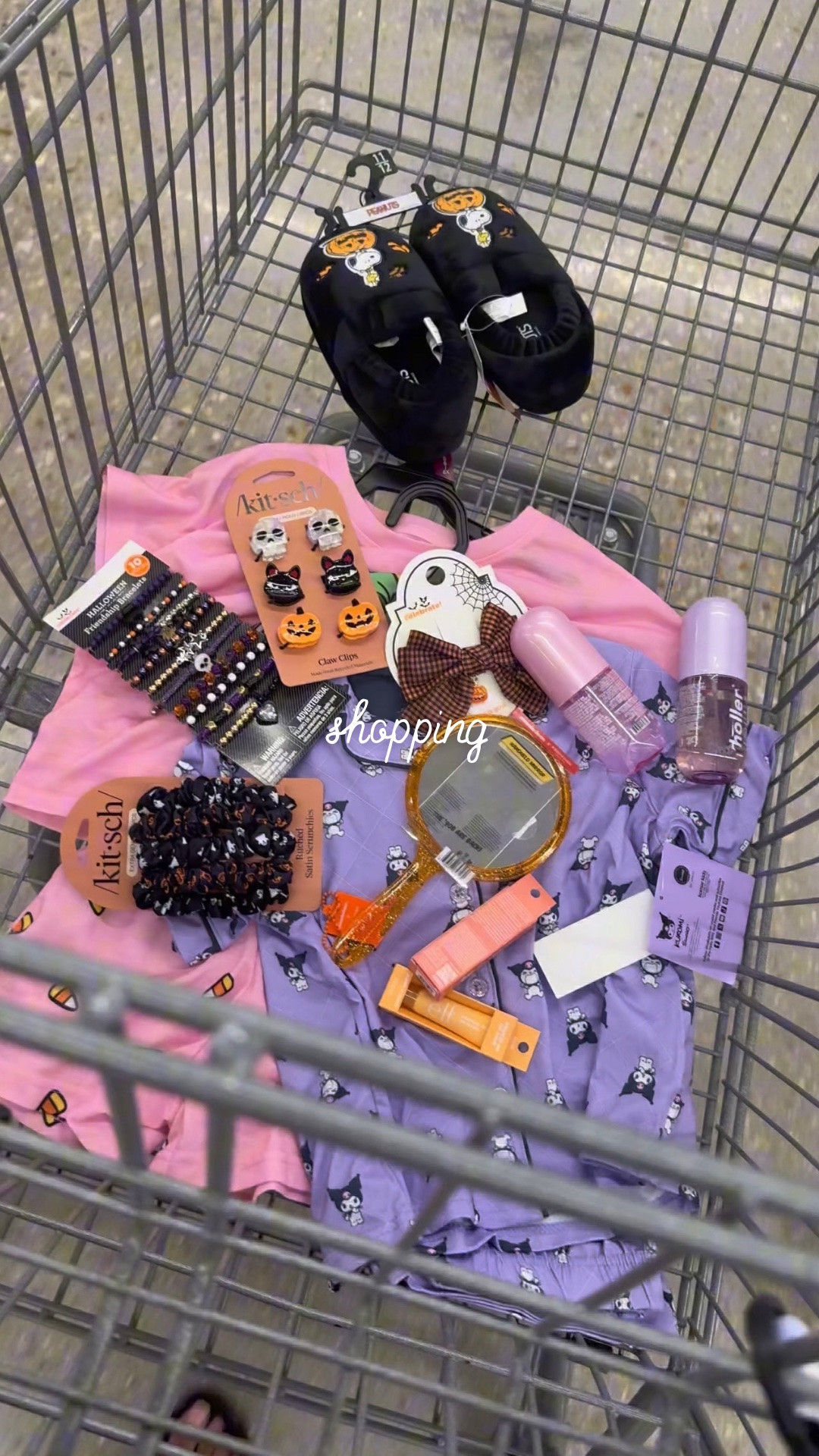 shopping for a boo basket to give to my boyfriend’s daughter! 🎃🕷️💜👻