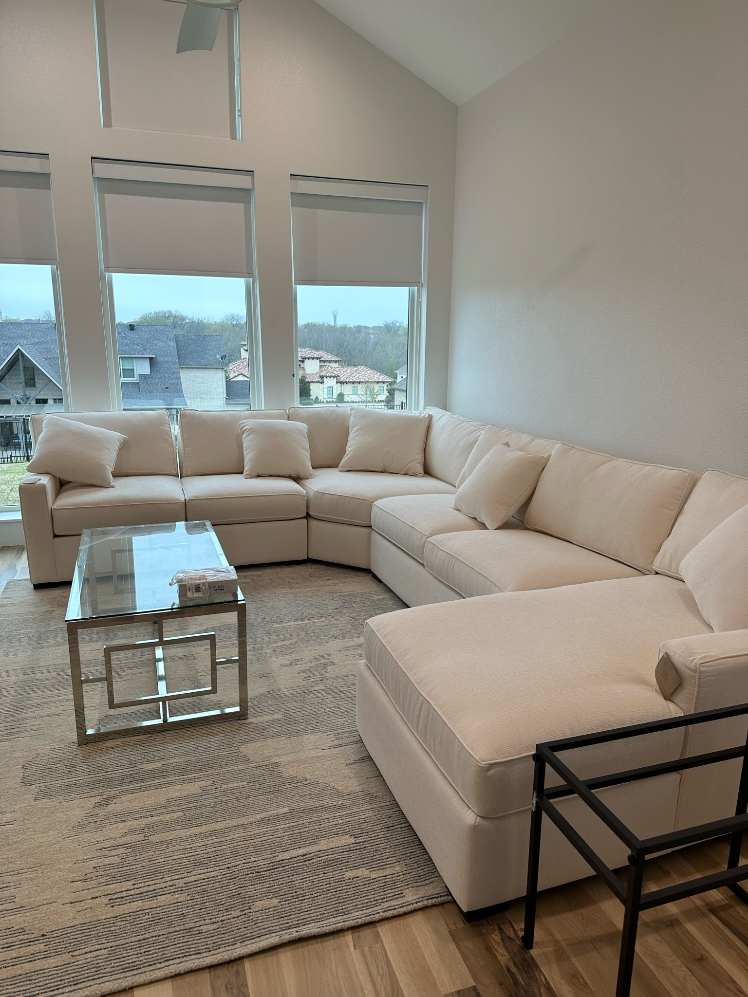 White sectional couch and area rug 

#LTKFindsUnder50 #LTKFindsUnder100 #LTKHome