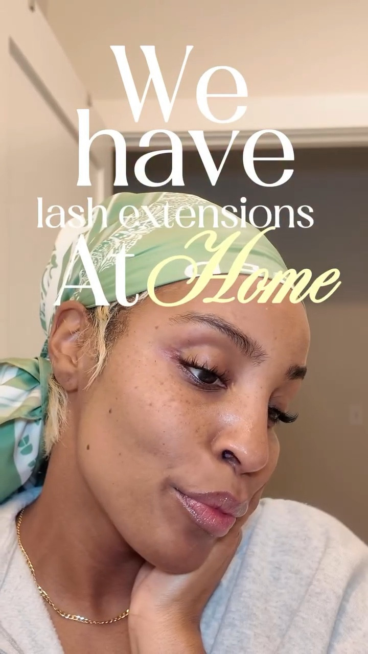 My latest DIY beauty craze, Lash Extensions!
This set took 5-mins, last 10 days and only cost $16. 

I mean is the math mathing or what?!?!?!? 

#bostoninfluencer diy lash extensions, diy beauty, how to apple lash clusters, lash extensions tutorial, 

What’s your favorite DIY beauty treatments and would you try doing your own lash extensions?