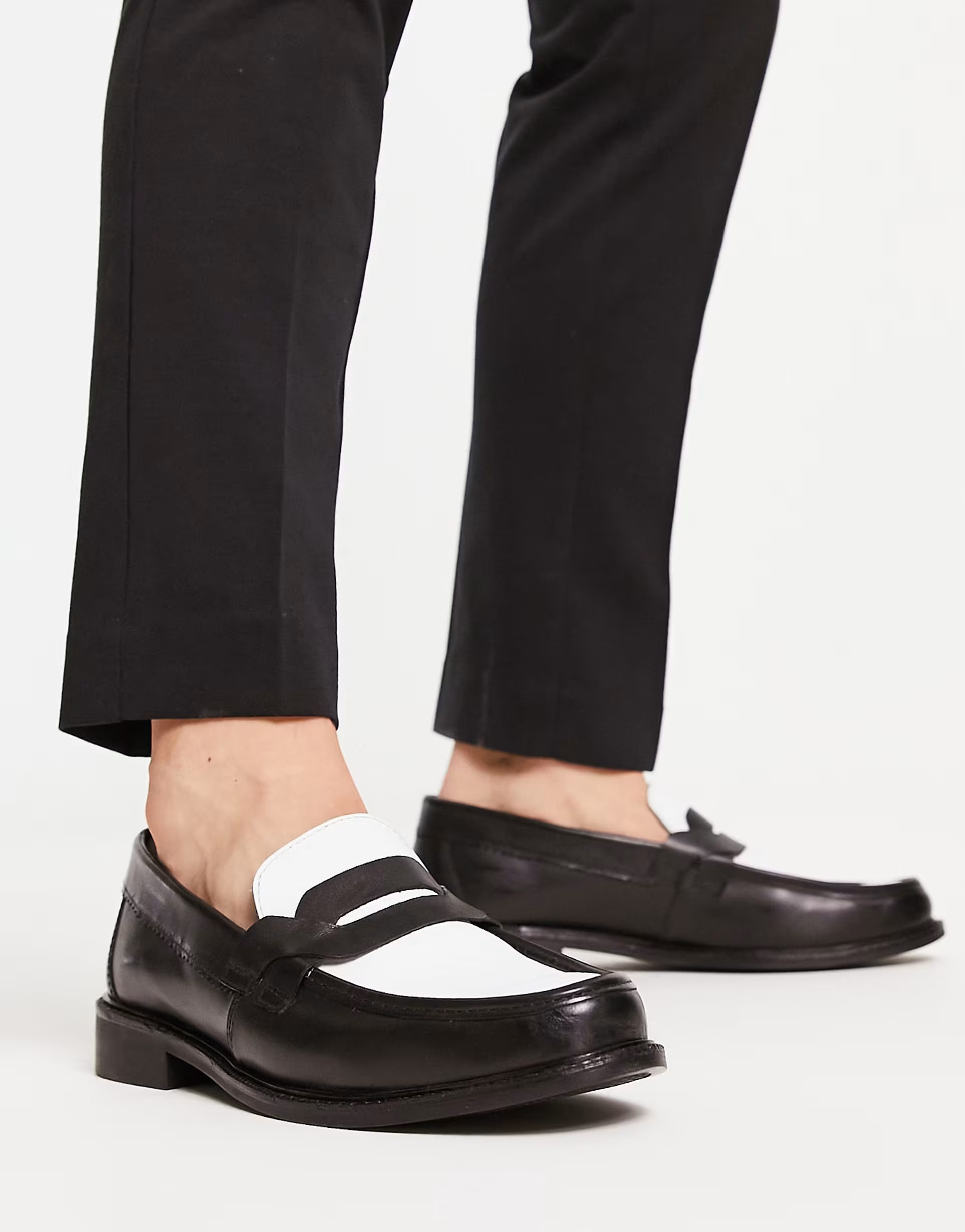 H by Hudson Exclusive – Alex – Loafer aus Leder in Schwarz und Weiß | ASOS (Global)