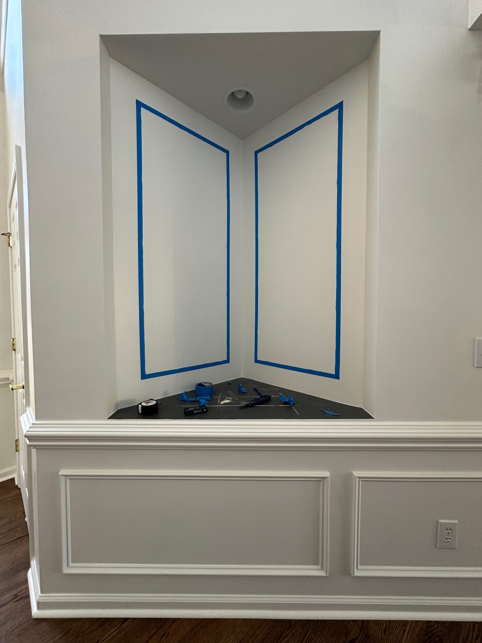 The best glue for pre assembling picture frame molding boxes!

#LTKFindsUnder50 #LTKHome