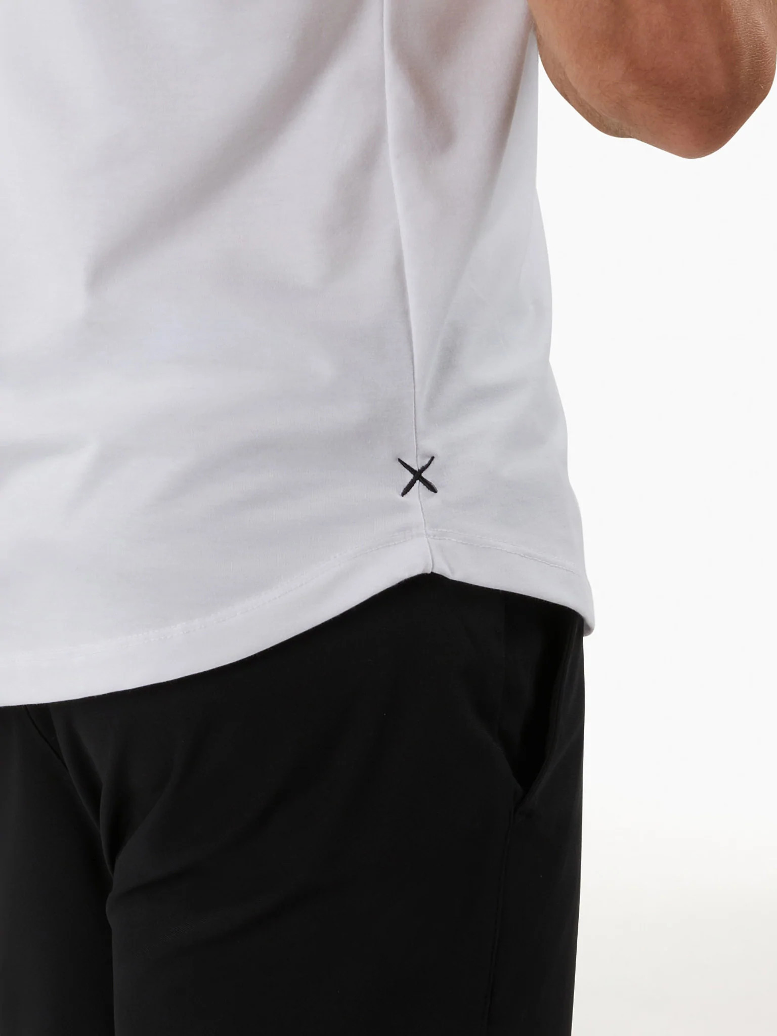 AO Curve-Hem Tee | Cuts Clothing