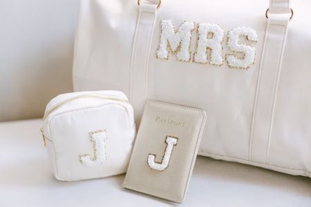 Bestseller Alert! 🚨Personalized Bridal Bundle Bag Set by DaisyScottDesigns

 Bride Gift | Honeymoon Travel Set | Custom Bride Duffle Bag | Mrs Chenille Patches Bag | bride to be 
| DaisyScottDesigns 

#liketkit  
@shop.ltk
https://liketk.it/4BxUB

#LTKtravel #LTKwedding #LTKhome #LTKstyletip