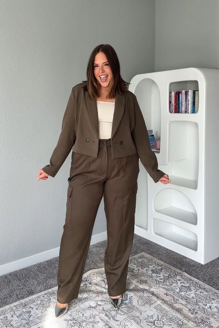 Wearing an XL in everything! 

#LTKworkwear #LTKplussize #LTKmidsize