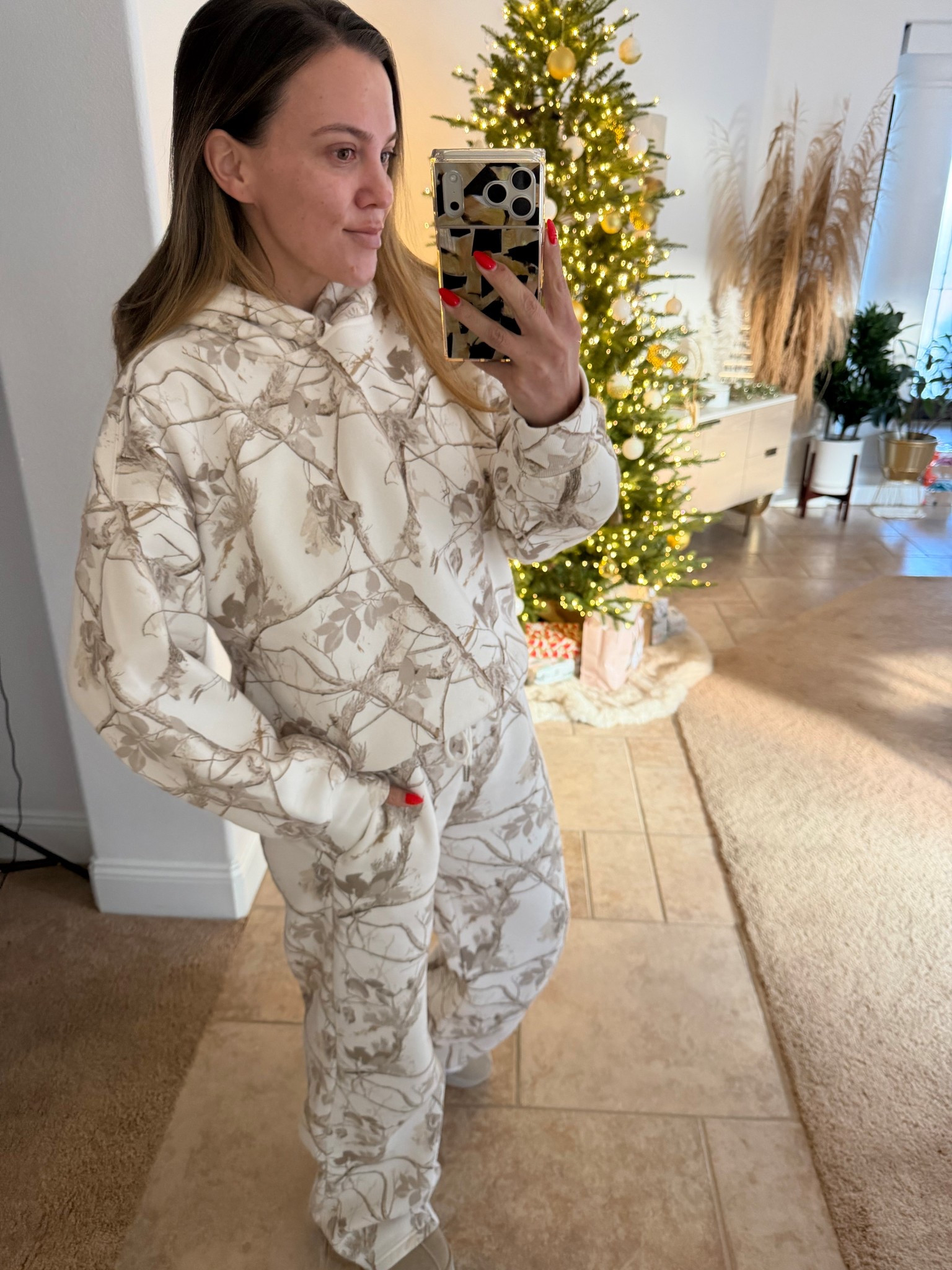 obsessed with this matching lounge set! size medium in both 

#LTKmomlife #LTKHoliday #LTKdayinmylife