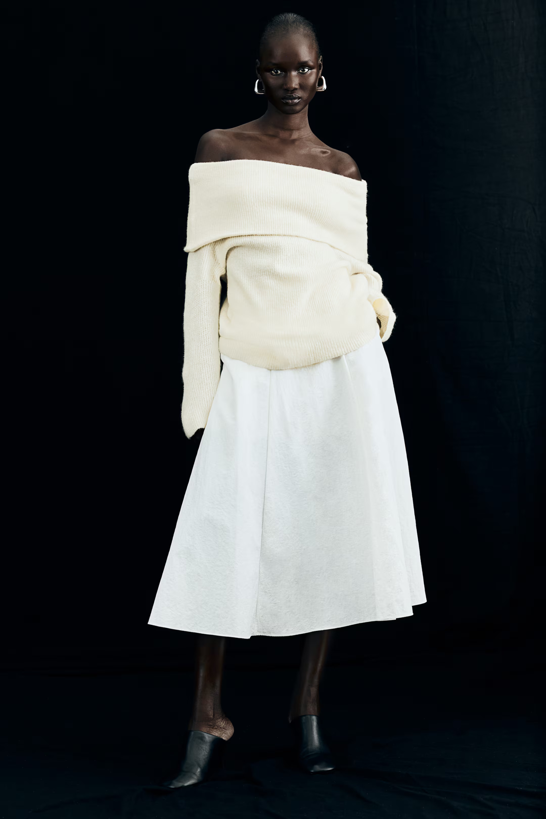 Rib-knit off-the-shoulder jumper | H&M (UK, MY, IN, SG, PH, TW, HK)