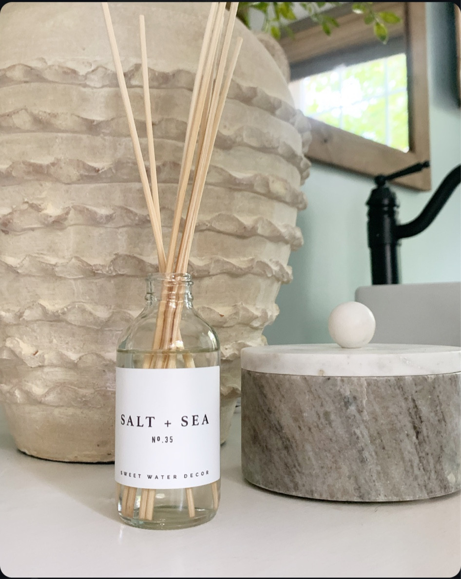 Salty Sea Air Ok This 4th of July 

I love how beautifully simple this reed diffuser looks and the smell is great! 



#LTKStyleTip #LTKHome #LTKSummerSales