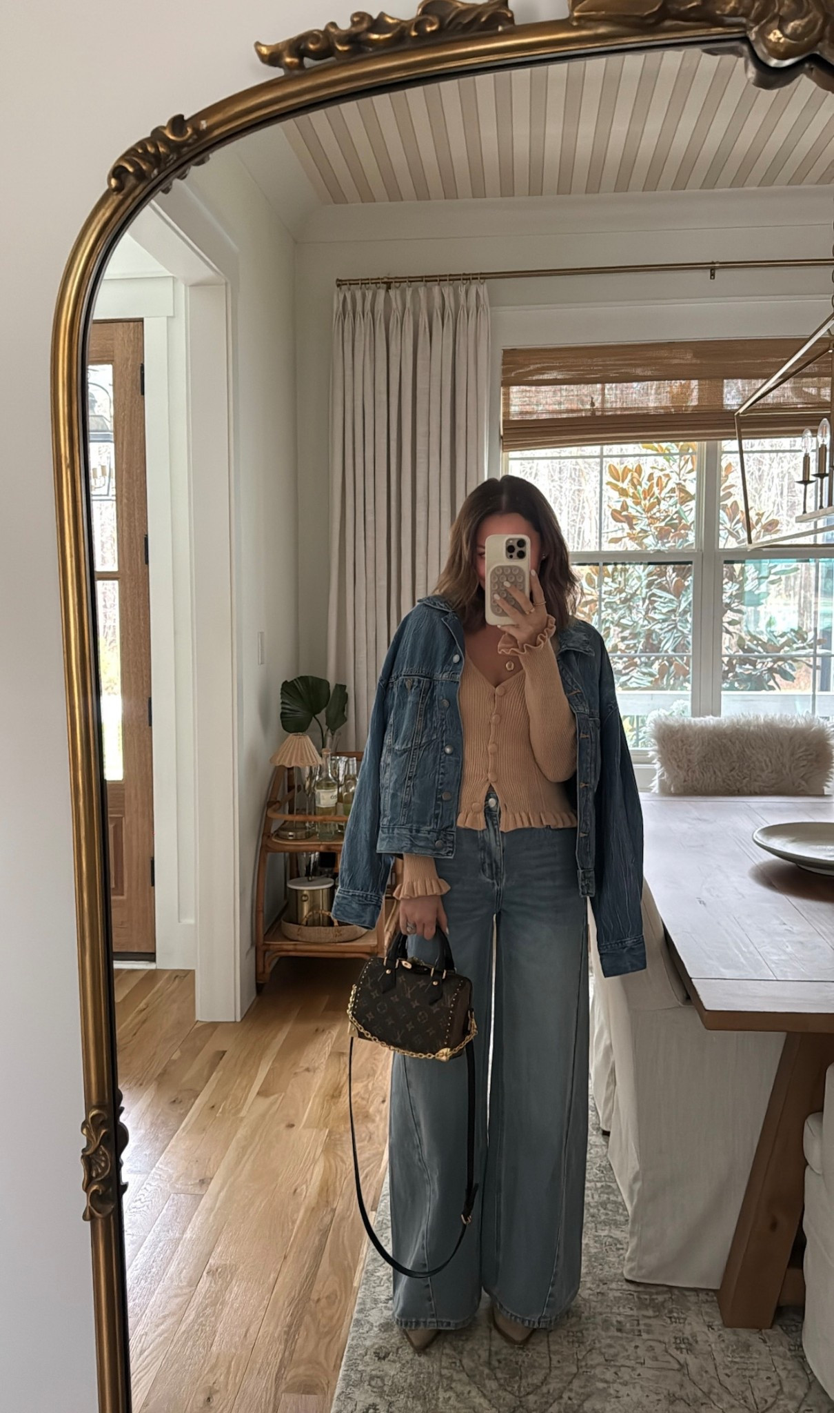 top is -altard state 🫶🏼
jeans run big recommend to size down

#LTKootd