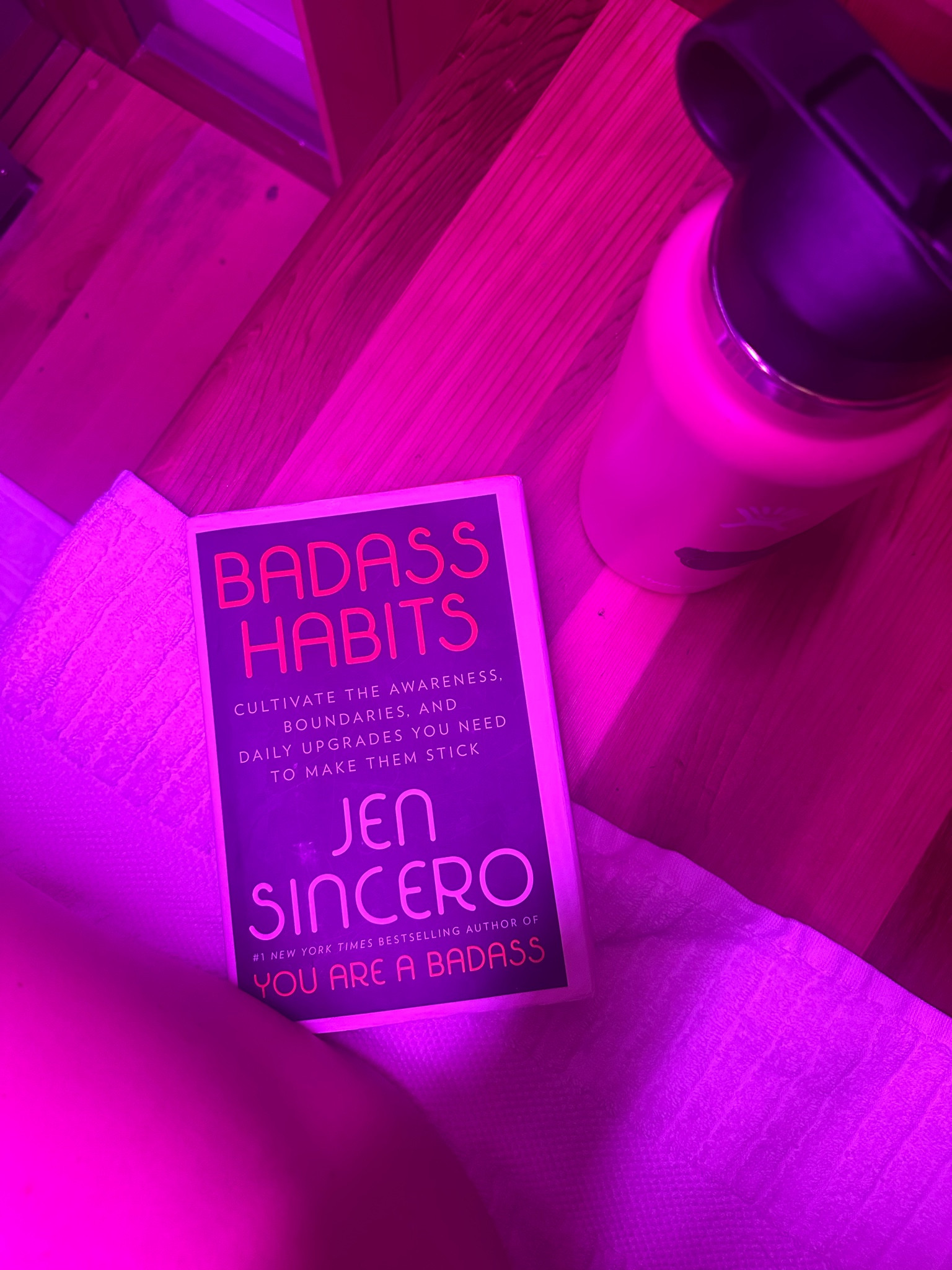 Sauna ritual: reading and water #wellness #habits #wellnessroutine #selfhelpbooks #selfgrowth 