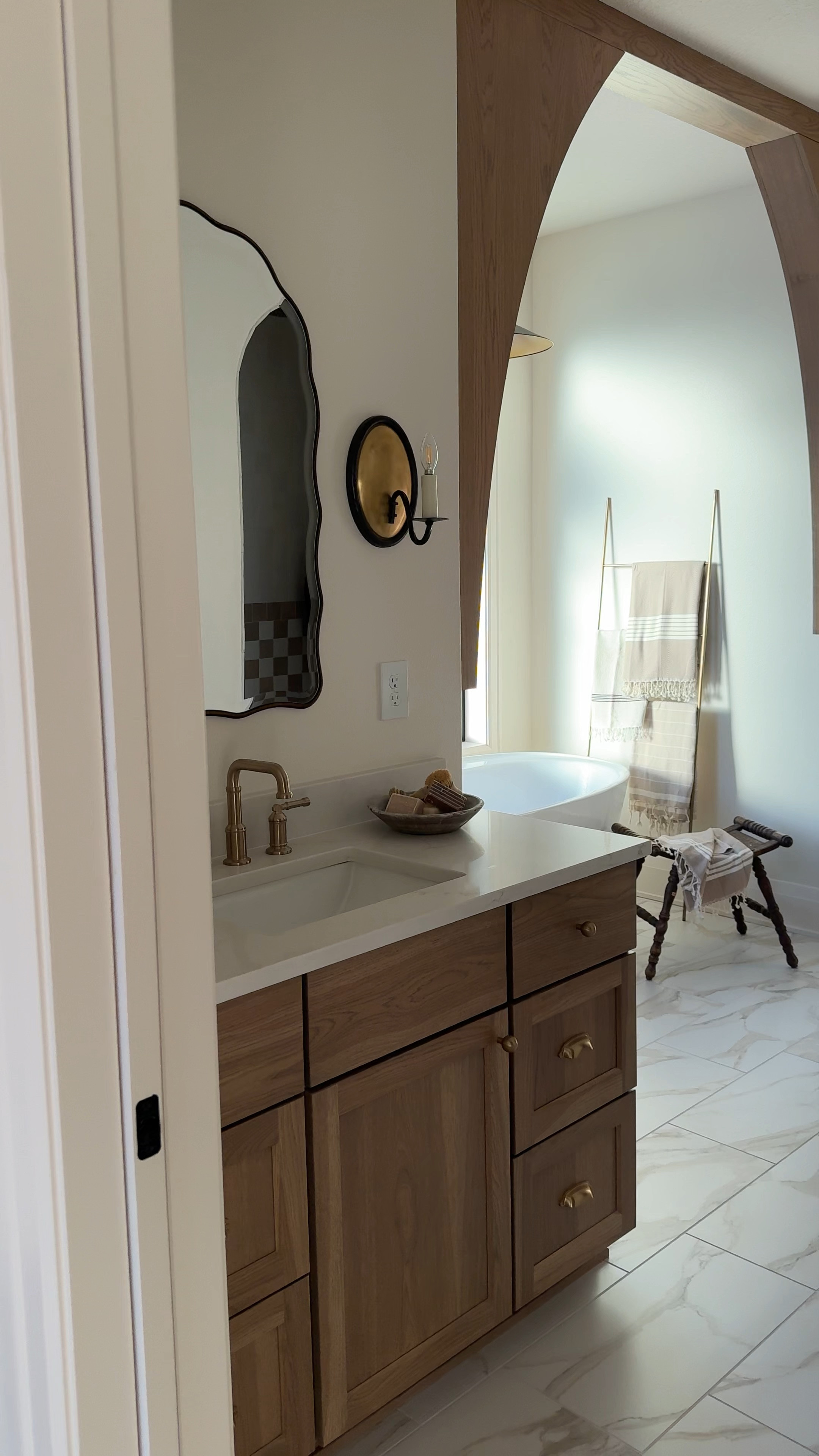 Master bath mirrors and light fixtures!

Sconces, wayfairfinds, chandelier, tub chandelier, tub pendant, vanity sconcess

#LTKFindsUnder100 #LTKHome #LTKFamily
