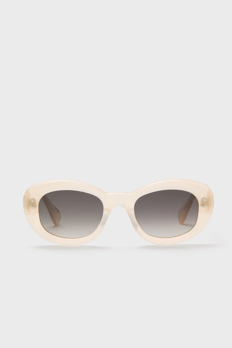 Platinum Blonde Margaret Sunglasses | Tuckernuck (US)