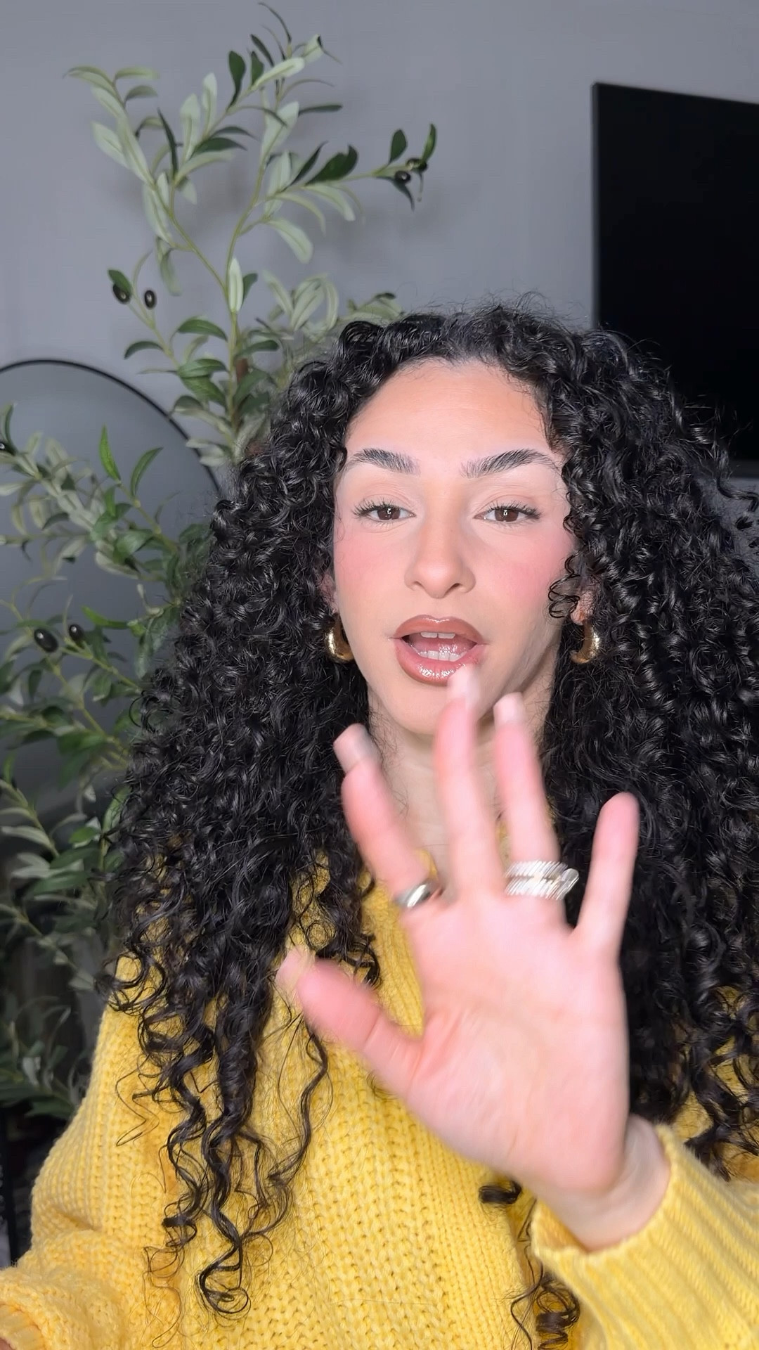 Such a pretty bottle of perfume but an even prettier scent 🤍 @Ledda in 22 Orris for a beautiful spring and summer signature scent #sponsored 

#LTKBeauty