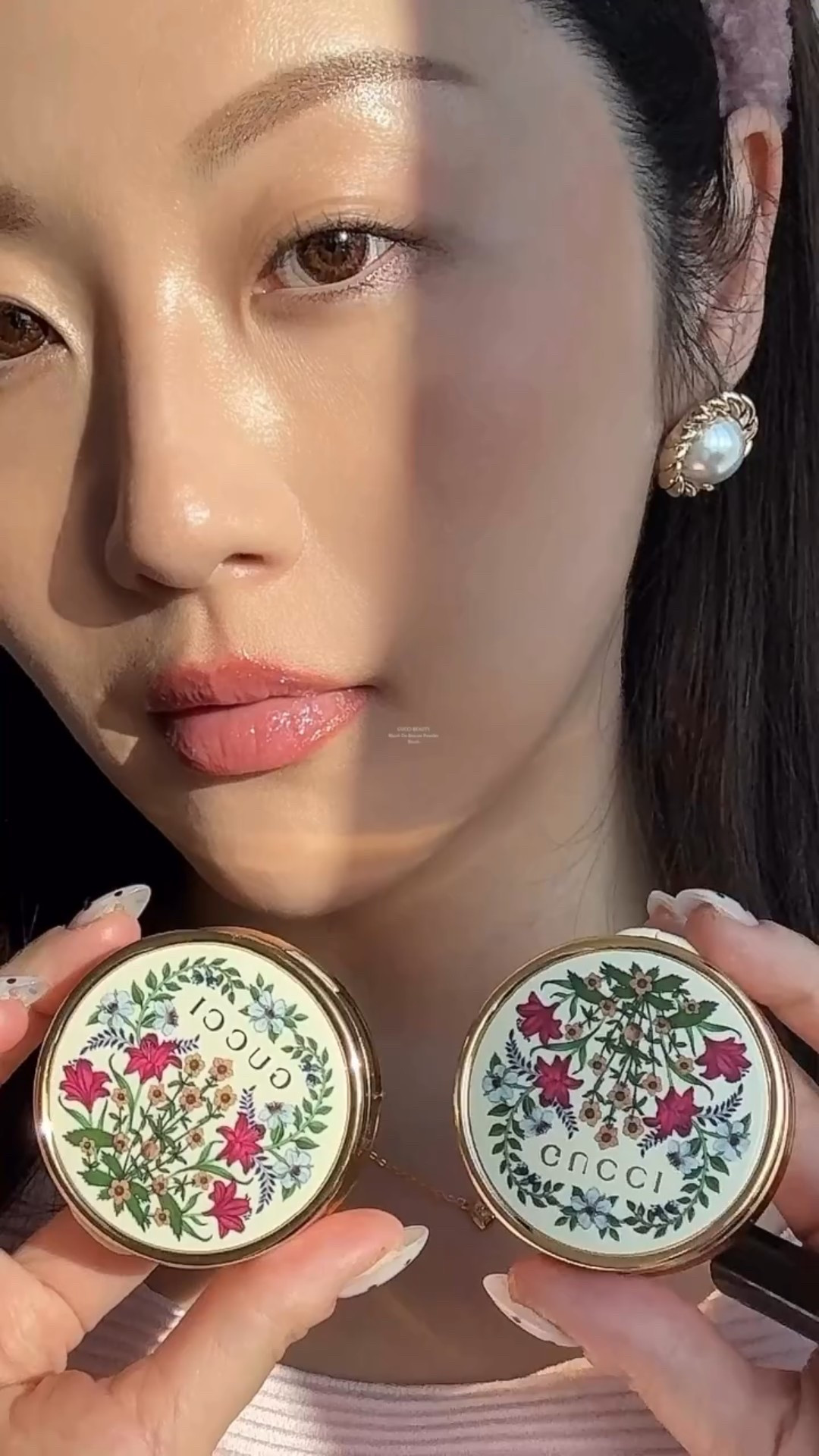 Gucci Beauty Try-on 💐 

Blush De Beaute Powder Blush in Bright Coral and Silky Rose - elegant, delicate and versatile colours for both cheeks and eyes. 

Gucci Flora Gorgeous Gardenia EDP Intense - a rich floral that is bold, full of depth and elegant 

Who else adores Gucci Beauty ? 😭😍😮‍💨

BTW, the necklace I wore in this video is by @skinstudioj_ and it’s a solid gold necklace or you can pick the gold filled one. They don’t tarnish and waterproof!