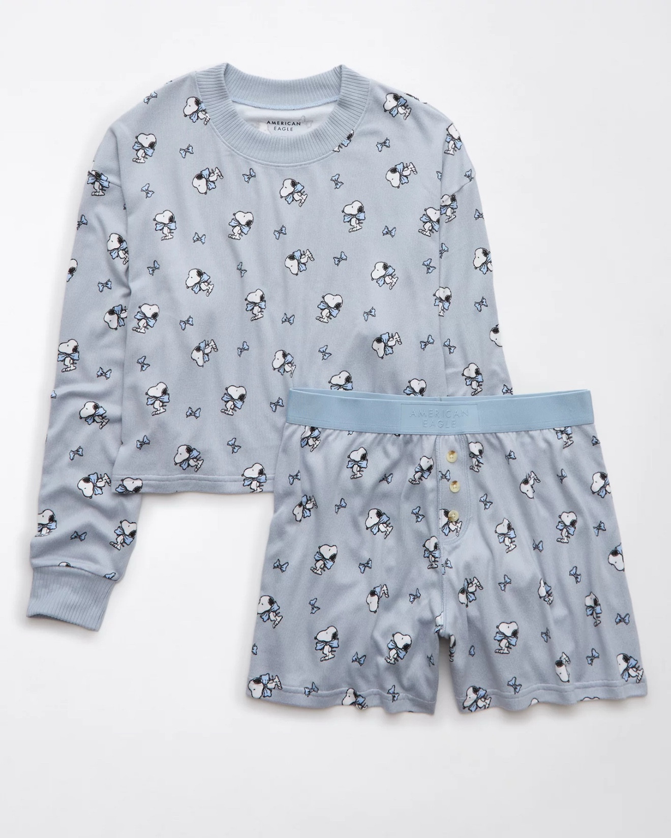 These snoopy pajamas are SOOO CUTE!! I love the blue 🙂‍↕️🩵