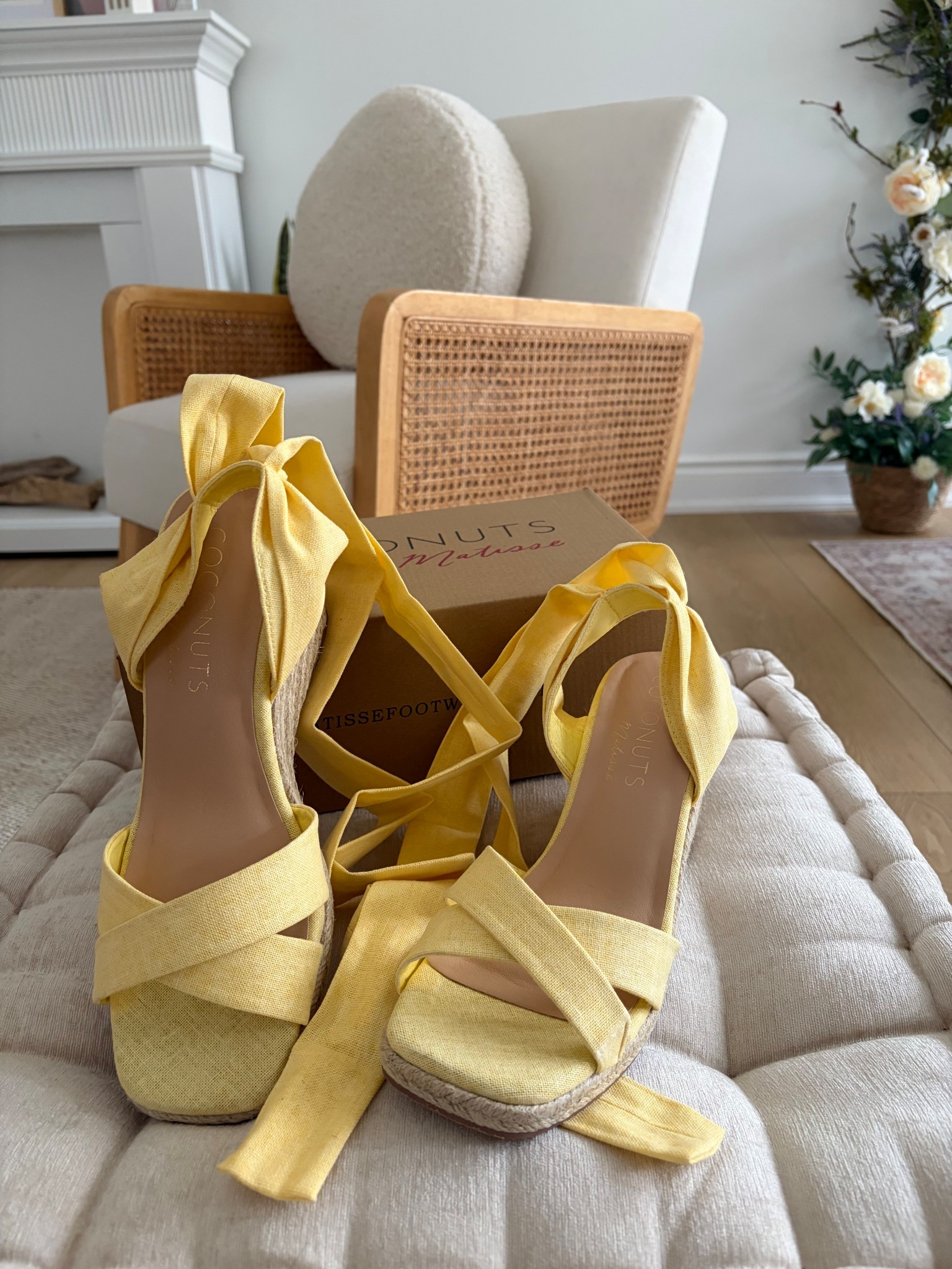 These shoes @VICI 😍

Sundance Wrap Tie Wedge Sandals

#LTKSaleAlert #LTKSeasonal