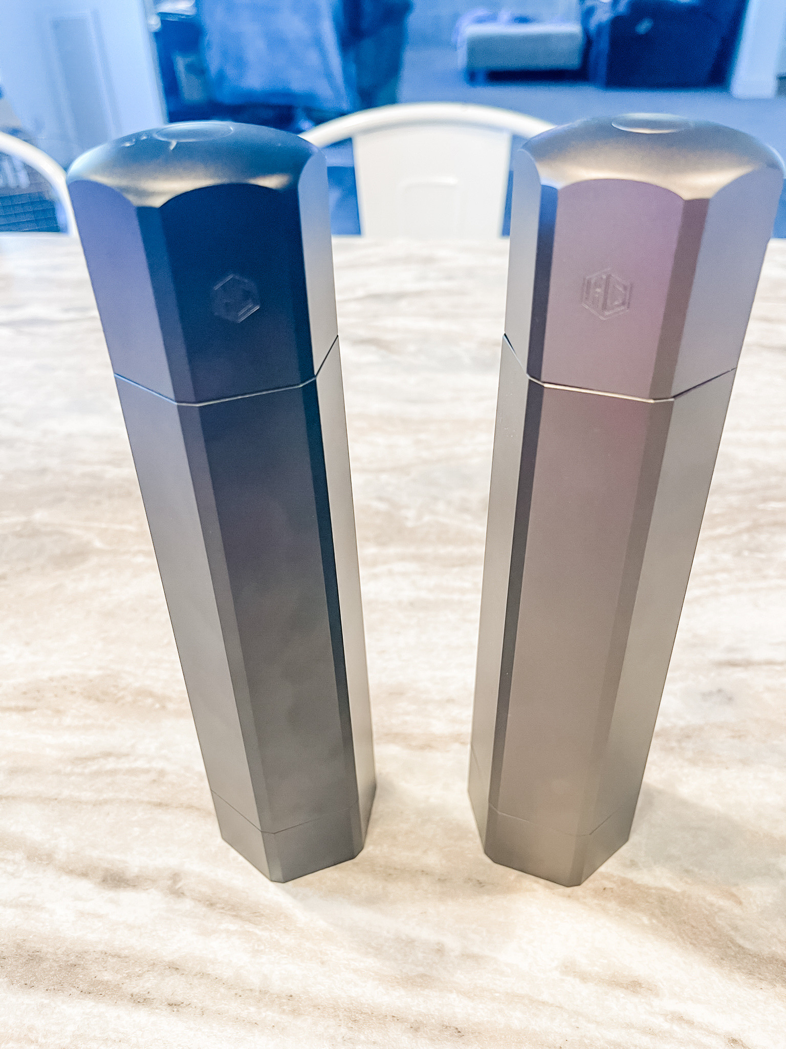 The best salt and pepper grinders from @hexclad. I love the caps that you can grind the salt or pepper into so you don’t make a mess! 

** make sure to click FOLLOW ⬆️⬆️⬆️ so you never miss a post ❤️❤️

📱➡️ simplylauradee.com

kitchen finds | kitchen gadgets | kitchen must haves | organization | kitchen organization | kitchen essentials | kitchen aid | ninja | ninja foodi | sourdough | crockpot | bento box | Bentgo box | family dinner 


#LTKHoliday #LTKHome #LTKFamily