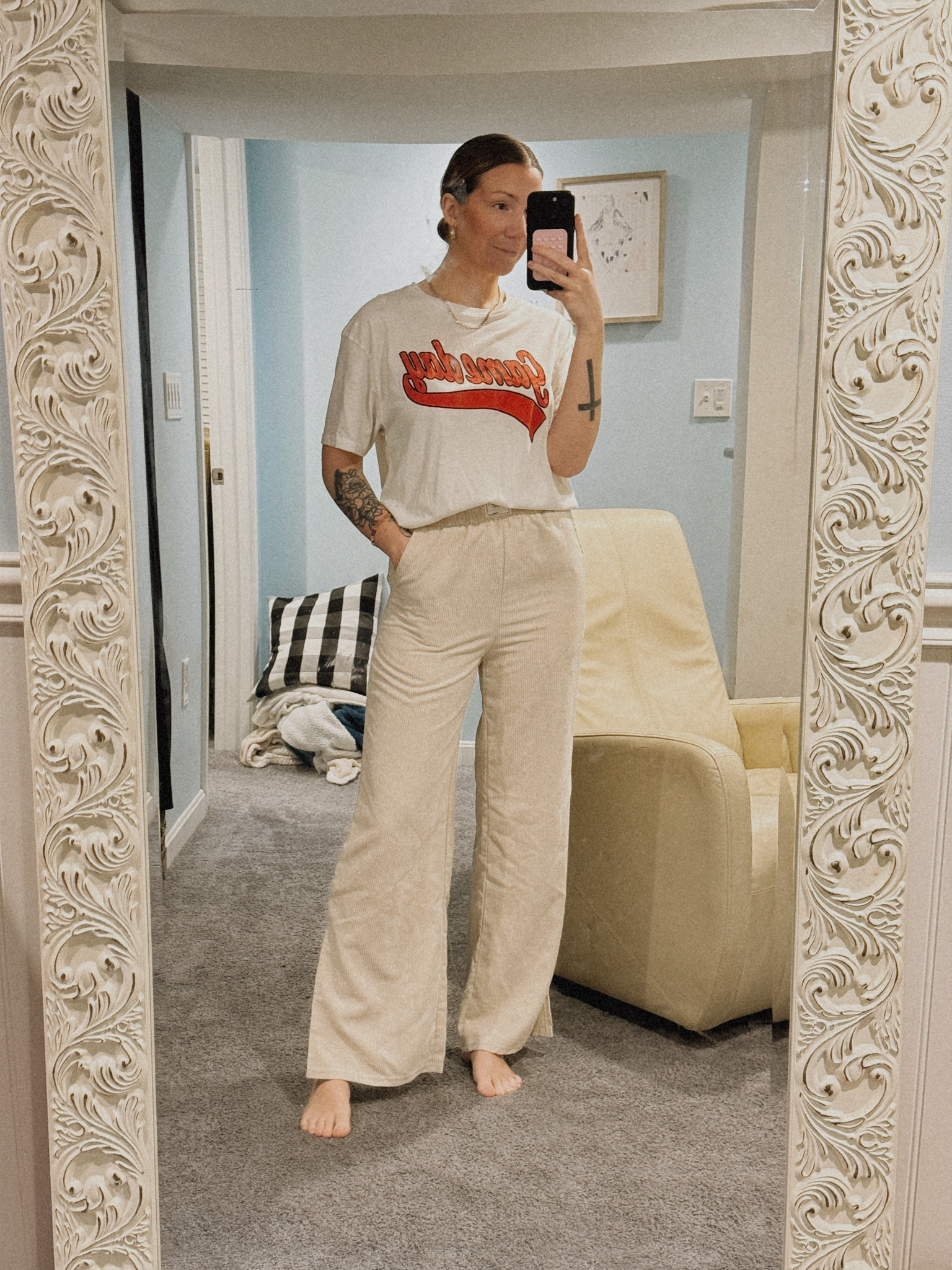 Oversized tees with cute pants are always a vibe 

#LTKbeauty #LTKfindsunder50 #LTKstyletip