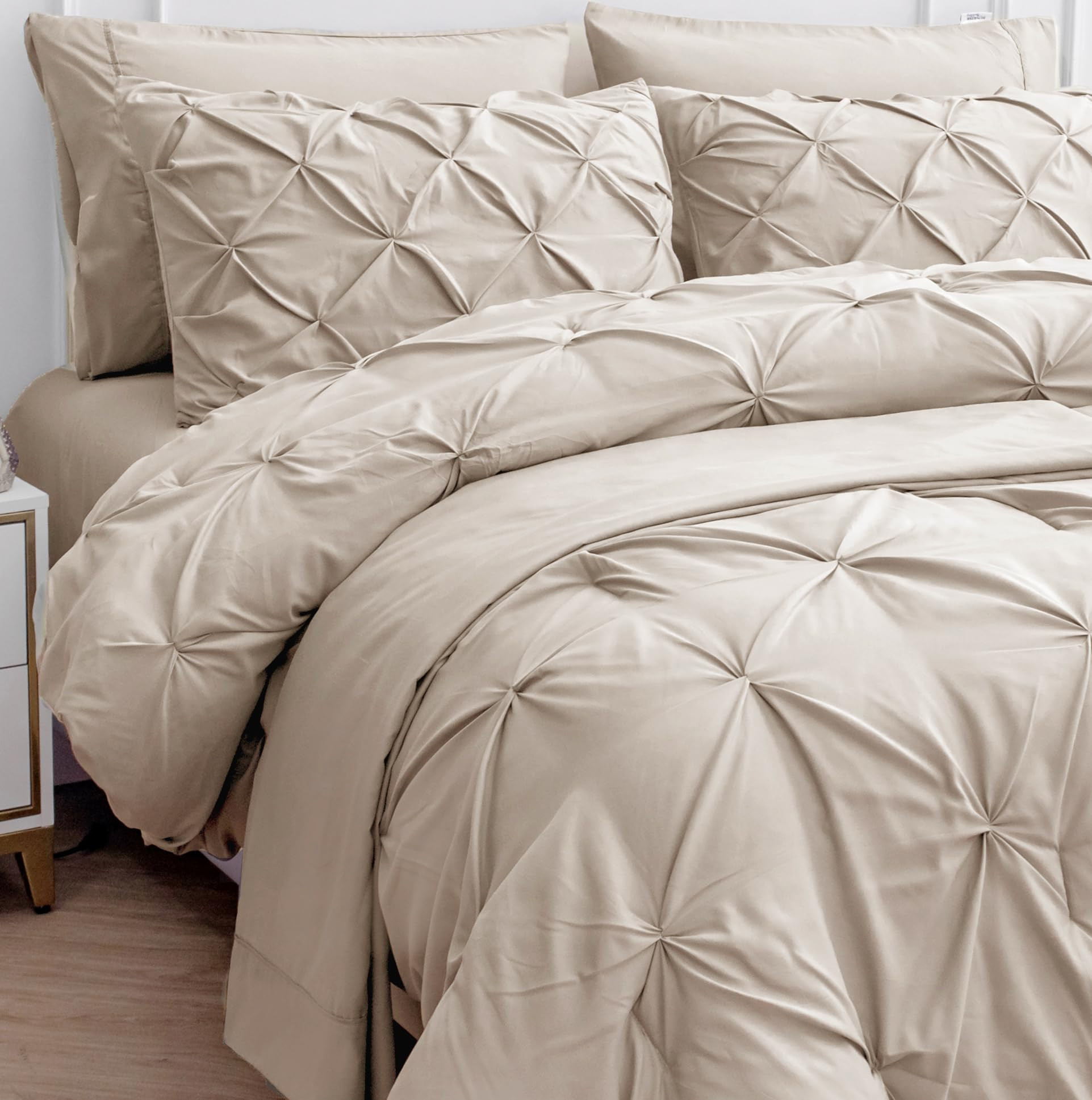 Queen Comforter Set - 7 Piece Pintuck Bed in a Bag - Queen Bed Set with Comforters, Sheets, Pillo... | Amazon (CA)