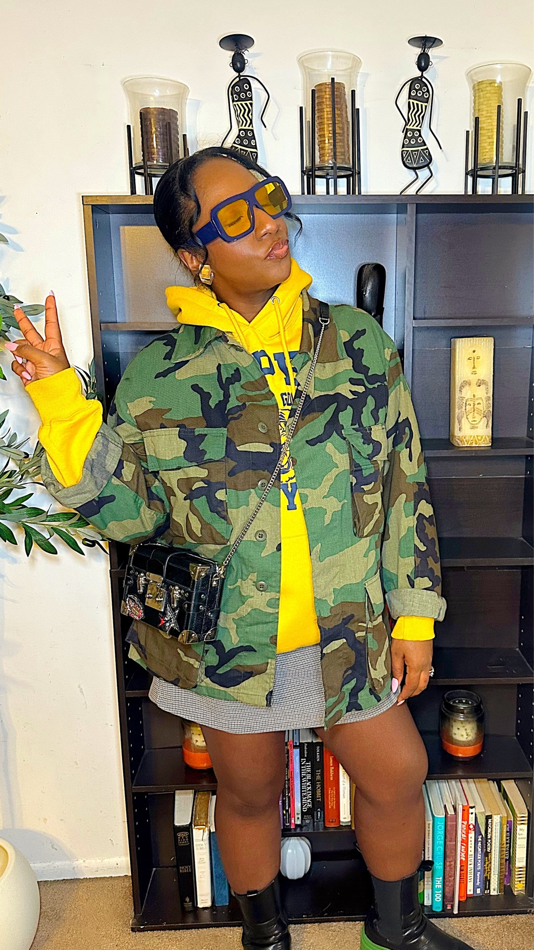 Ranking Last Week’s Looks: Ranked 4/5. Never underestimate the power of personal style. In a sea of “must have” clothes that we wear, NOBODY can put it on quite like you. Get dressed #PersonalStyleFlex #Restyle #CasualFridays #GetDressed #HoodieSeasonIsHere 😘

#LTKOver40 #LTKootd #LTKMidsize