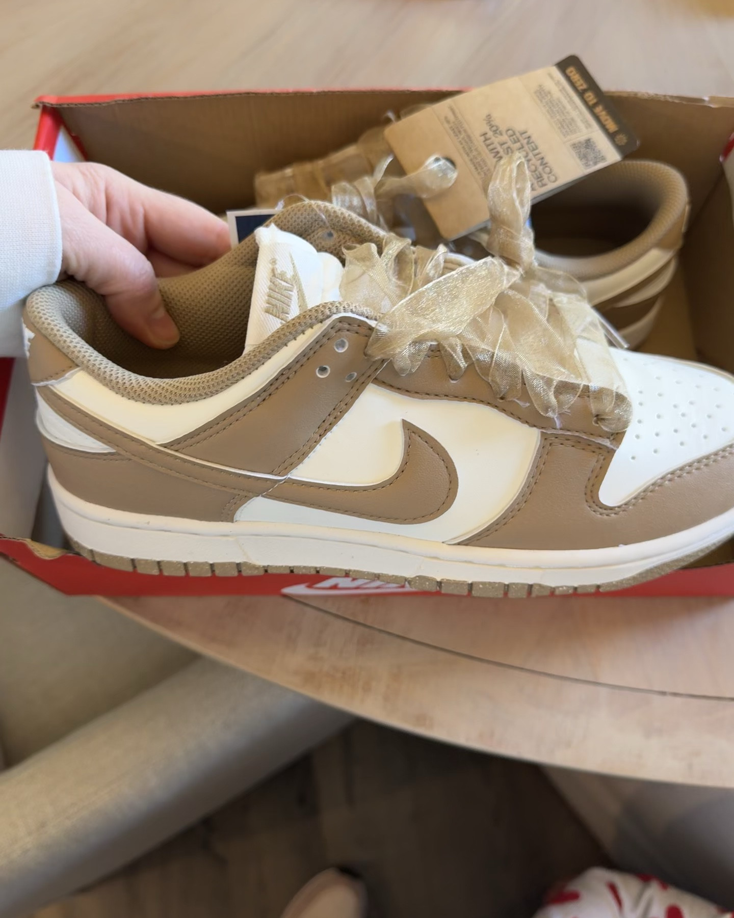 New color🤎 and the shoe laces!!! Beige tone is the color and comes with the laces!! 

#LTKootd