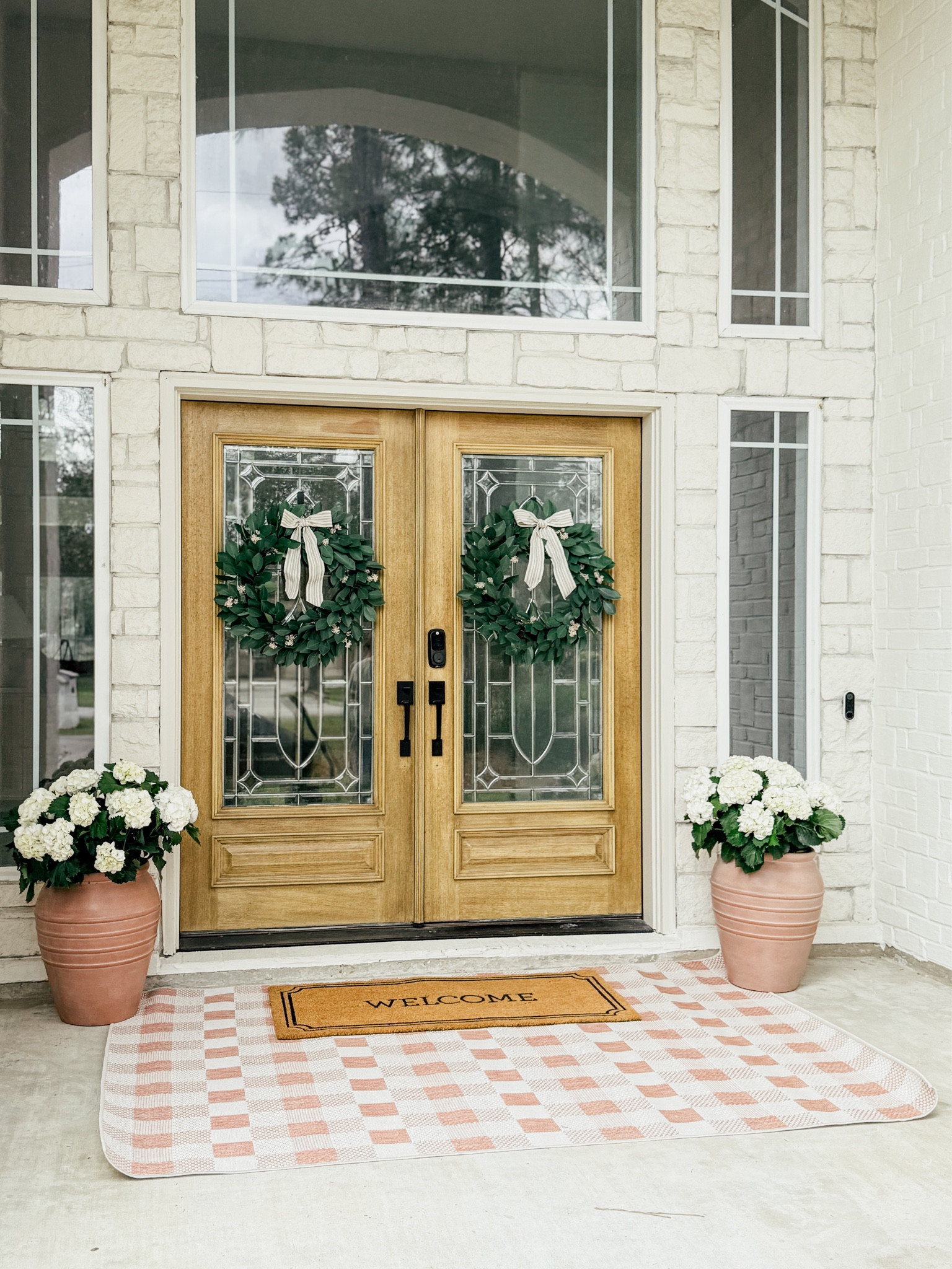 Front porch refresh! All from Target! This outdoor rug comes in several colors and is on sale!

THEBLOOMINGNEST outdoor porch spring summer welcome mat pots wreath 

#LTKStyleTip #LTKSeasonal #LTKHome