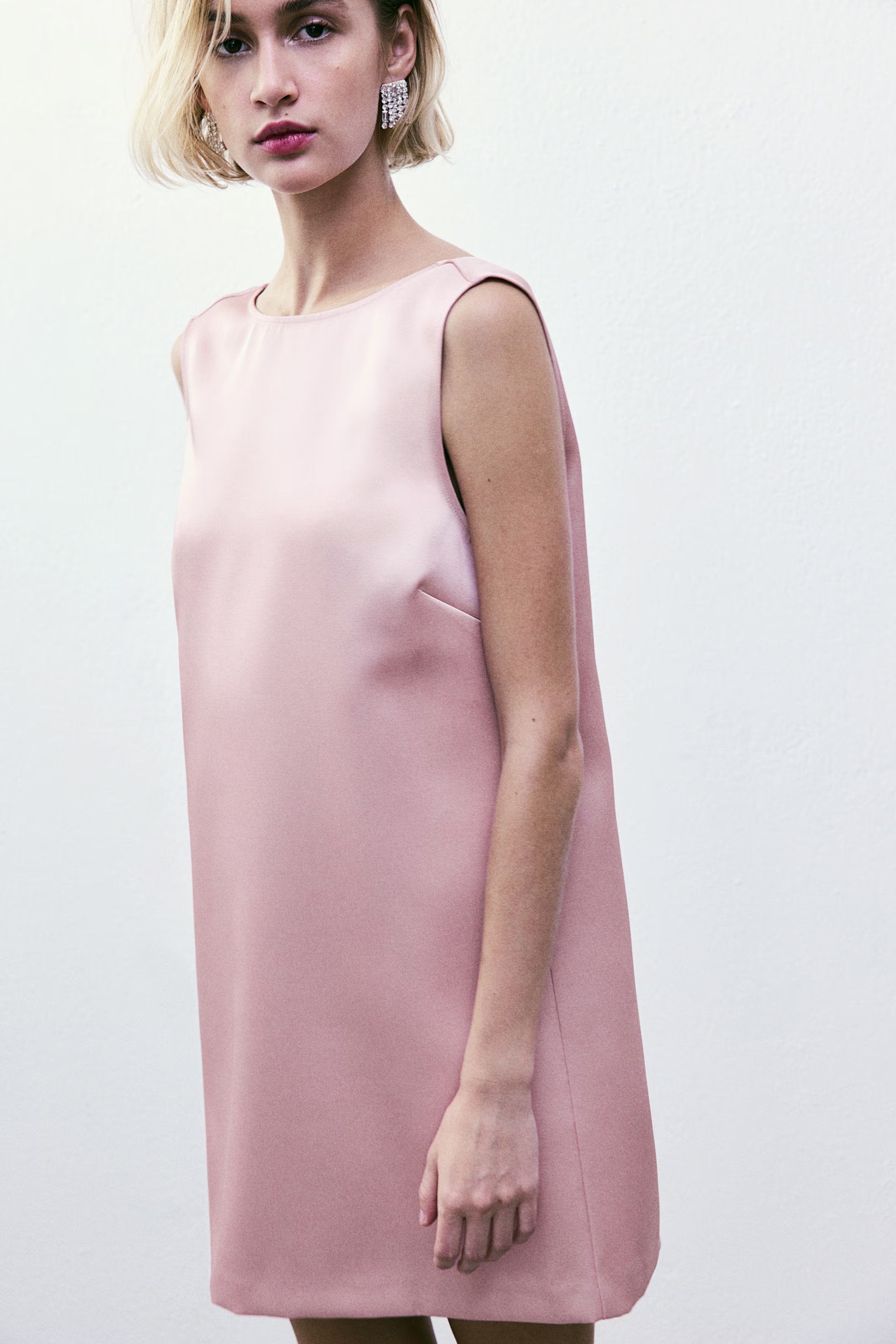 Dress with Low-Cut Back - Light dusty pink - Ladies | H&M US | H&M (US + CA)