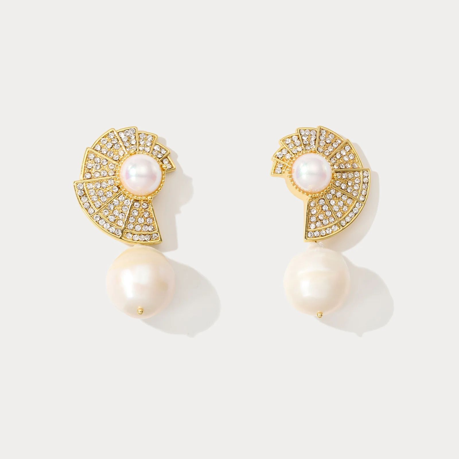Shell Pearl Earrings | Selenichast