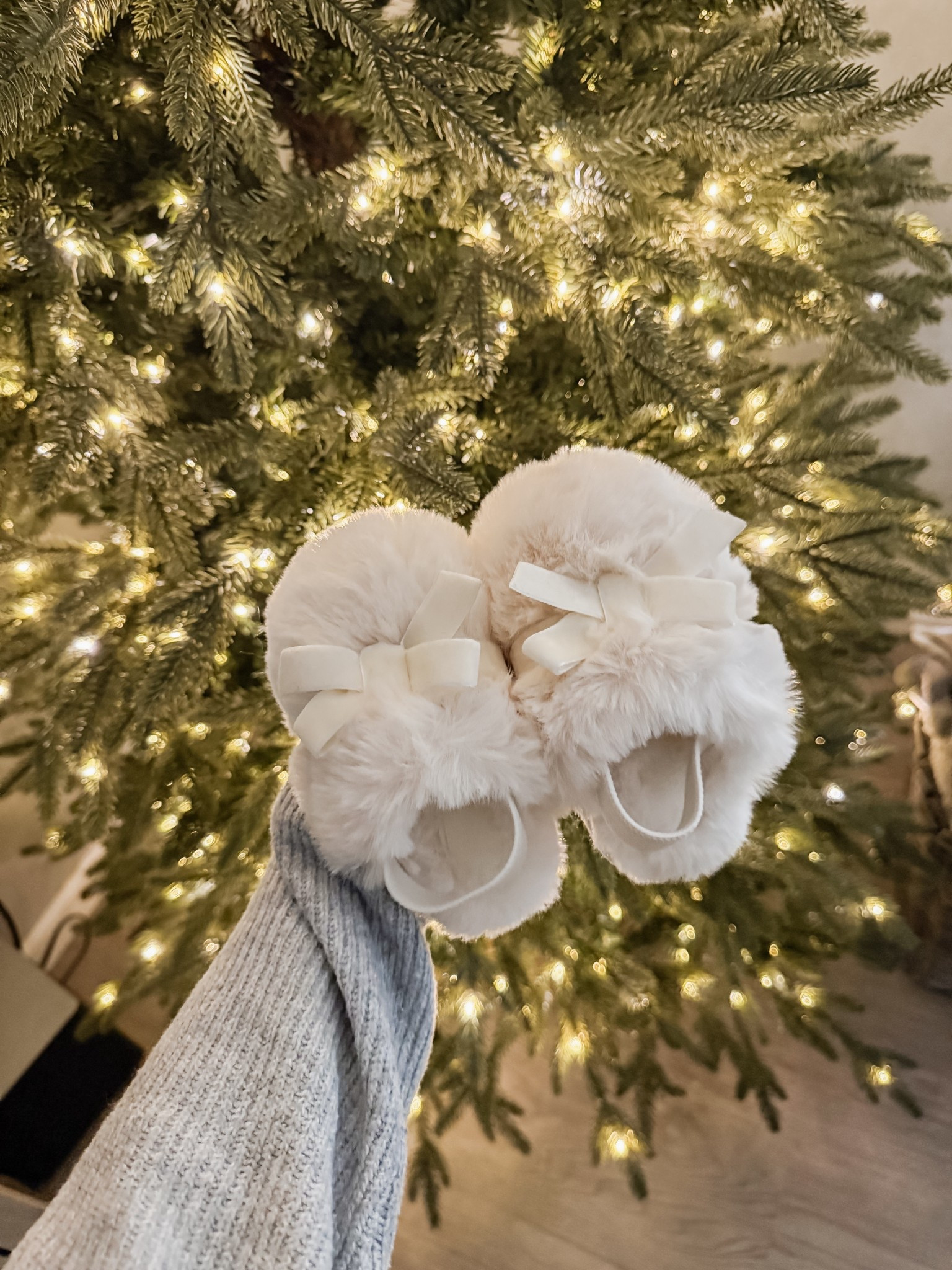 The cutest mama and me slippers! 

Target 🎯 

Matching slippers, mama and me, target finds, target toddler slippers, target mama slippers, bow slippers, toddler girl slippers, toddler girl must haves, toddler slippers 

#LTKHoliday #LTKFamily #LTKKids