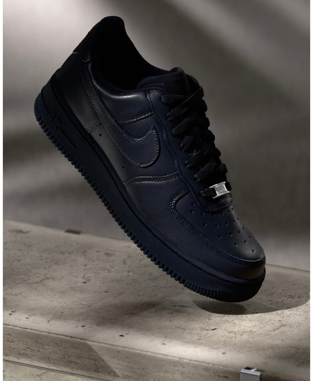 Nike Air Force 1 '07 trainers in triple black

#LTKuk #LTKmens #LTKFashionMonth