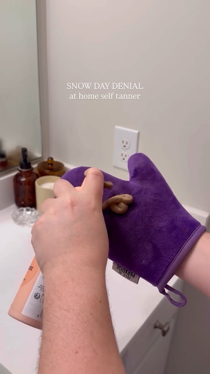 ITS NOT SNOWING ITS NOT SNOWING