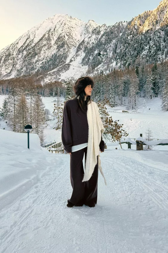 SOFT SWEATSHIRT | Zara US