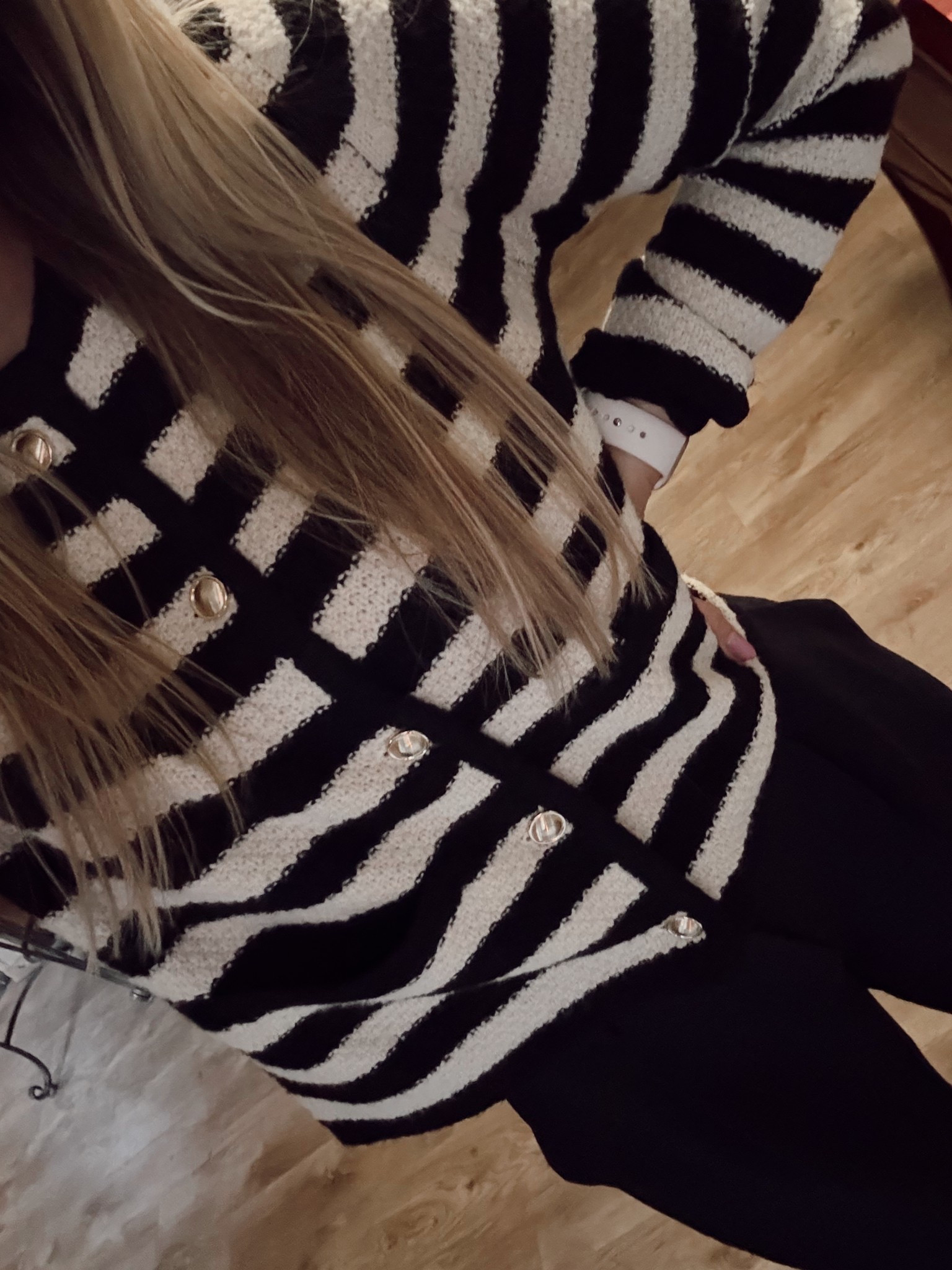 Work outfit🖤


#workoutfit #workwear #springoutfit #target #abercrombie #flats #workshoes #workpants #sweatertop 


#LTKSeasonal #LTKSaleAlert #LTKWorkwear